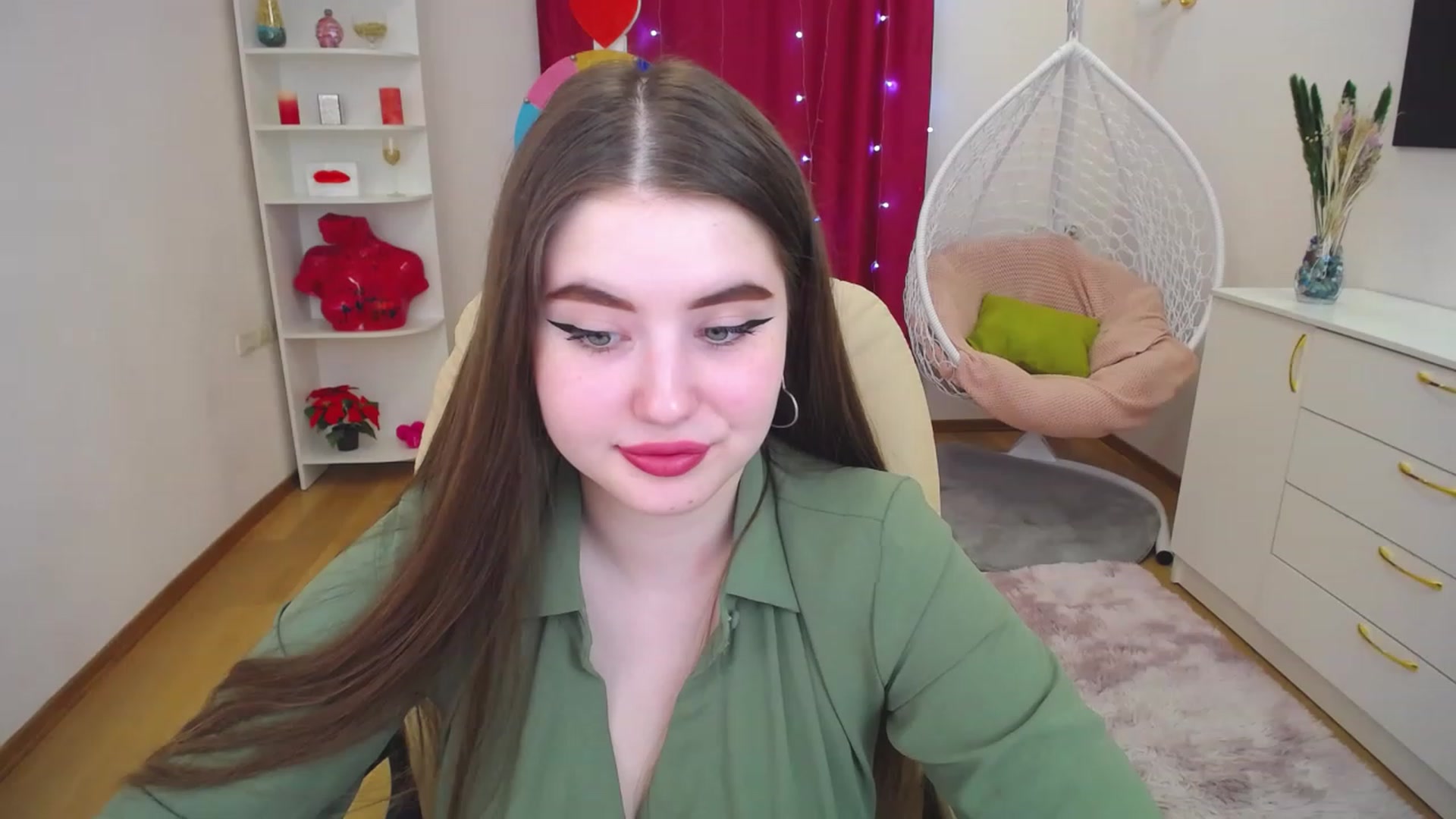 Gallery image thumbnail from AdmireMyEyes's myfreecams stream on, 03/28/2023, 09:51 image 6 of 20