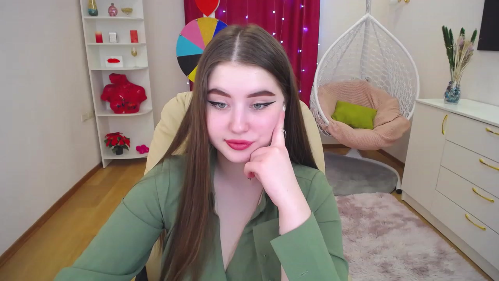 Gallery image thumbnail from AdmireMyEyes's myfreecams stream on, 03/28/2023, 09:51 image 16 of 20