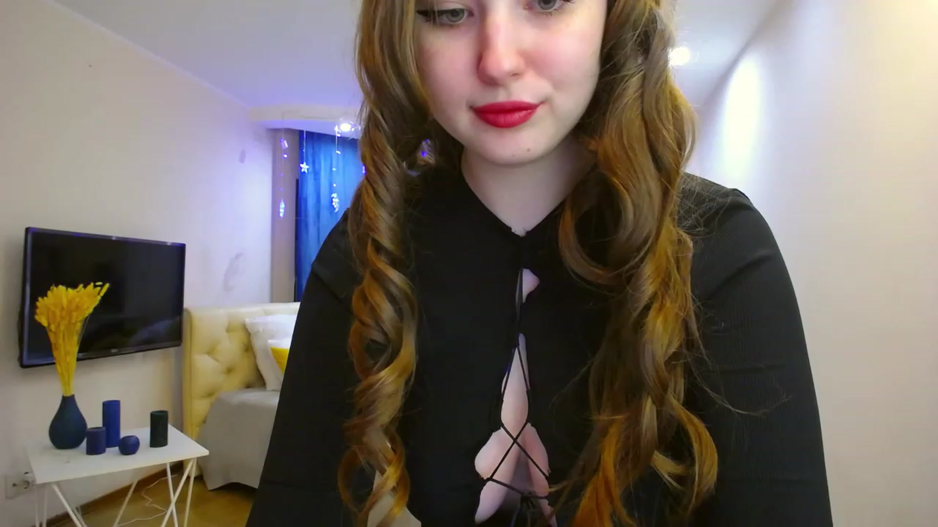 Gallery image thumbnail from AdmireMyEyes's myfreecams stream on, 03/29/2023, 16:40 image 15 of 20