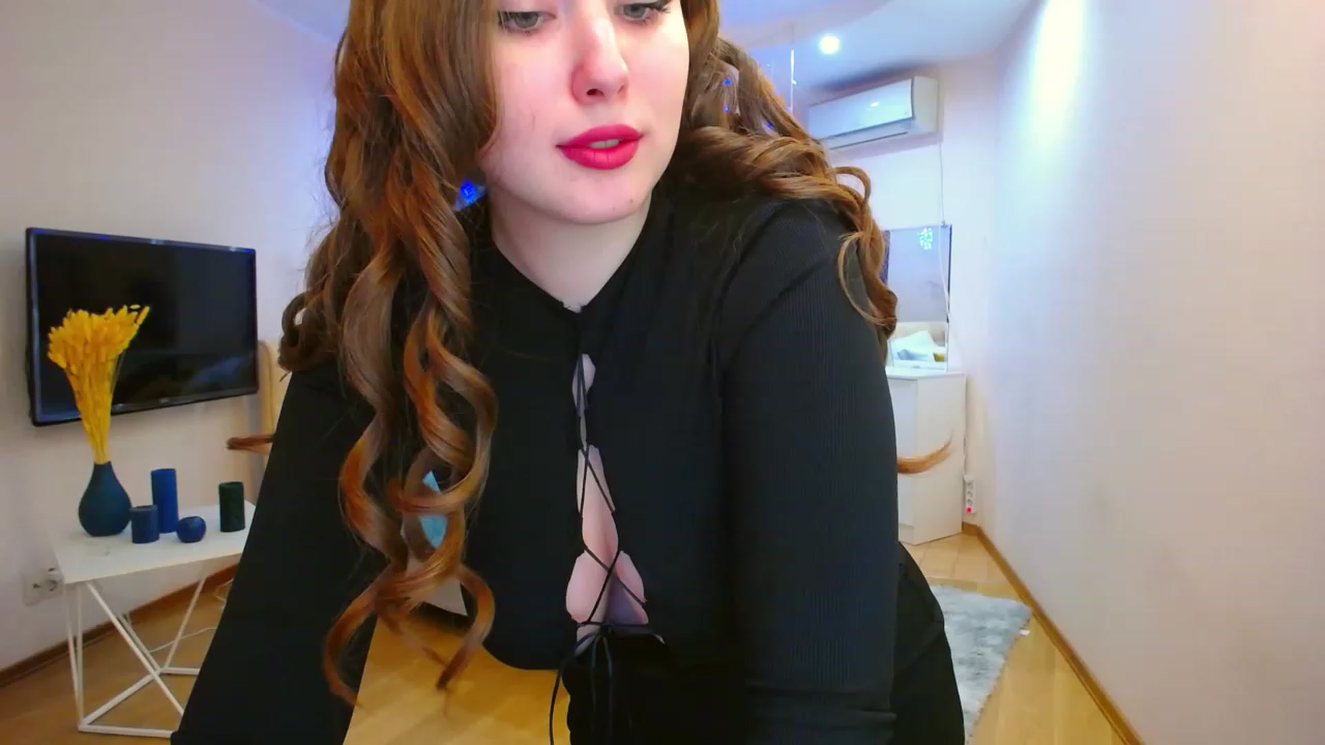 Gallery image thumbnail from AdmireMyEyes's myfreecams stream on, 03/29/2023, 16:40 image 6 of 20
