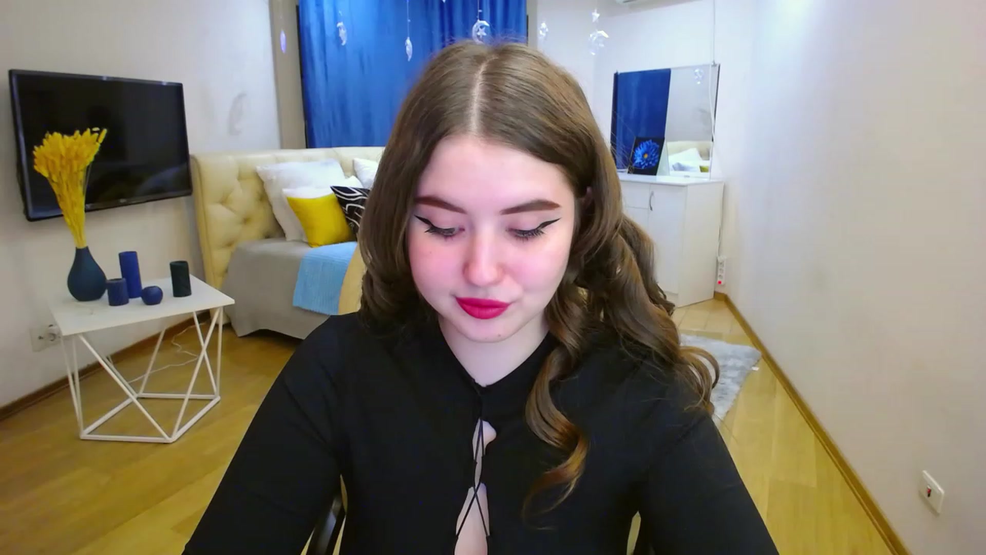 Gallery image thumbnail from AdmireMyEyes's myfreecams stream on, 03/29/2023, 16:40 image 18 of 20