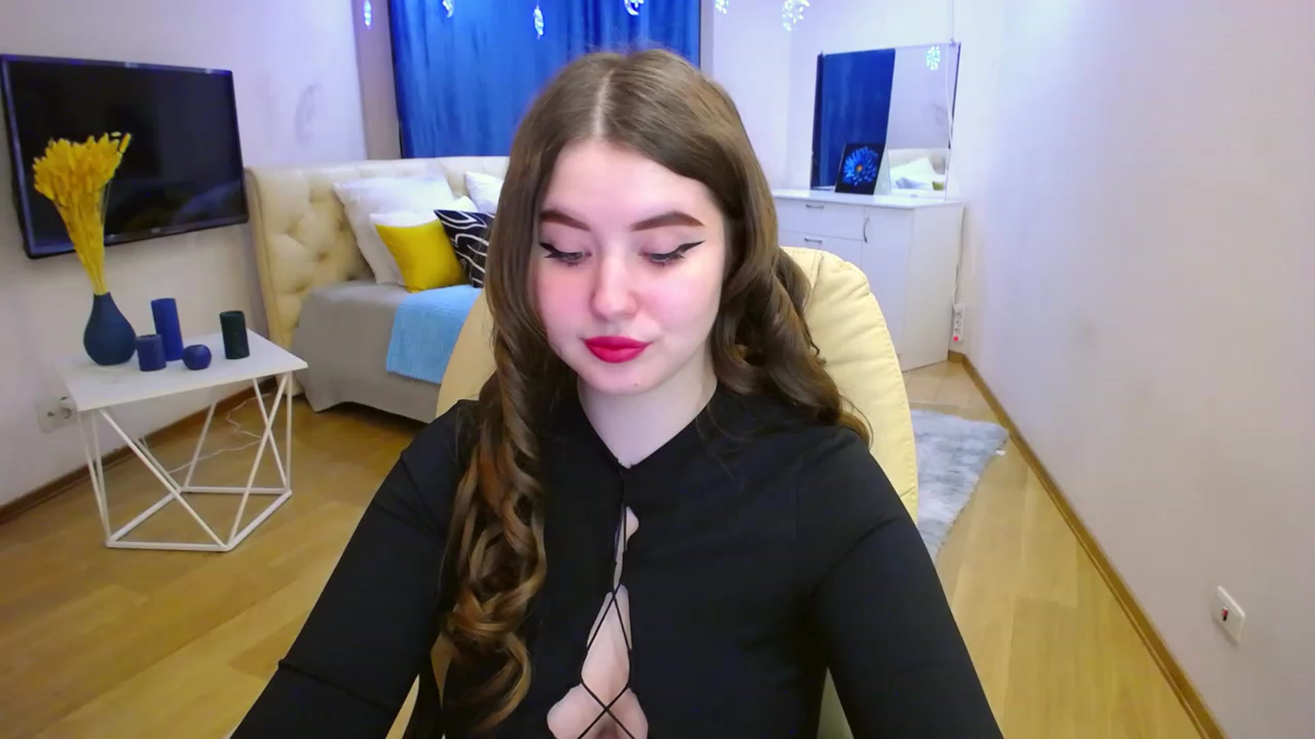 Gallery image thumbnail from AdmireMyEyes's myfreecams stream on, 03/29/2023, 16:40 image 11 of 20