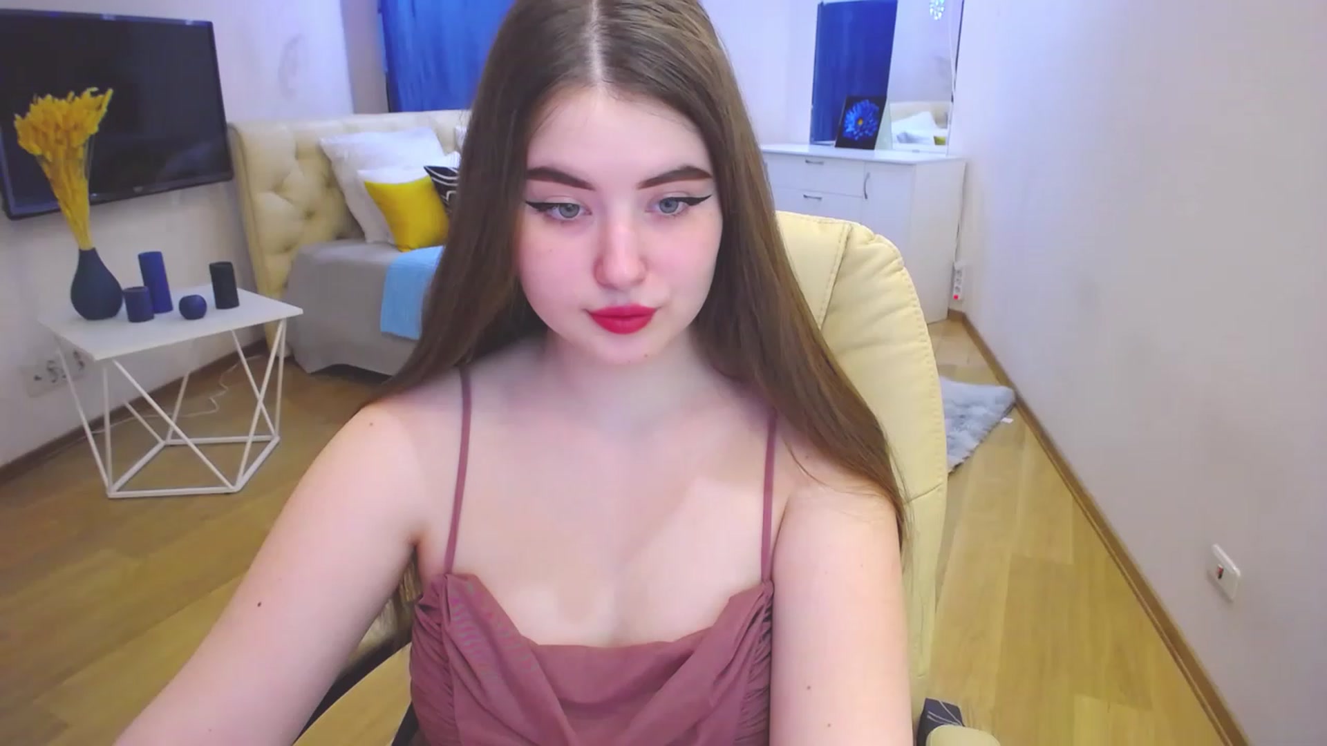 Gallery image thumbnail from AdmireMyEyes's myfreecams stream on, 03/31/2023, 07:46 image 4 of 20