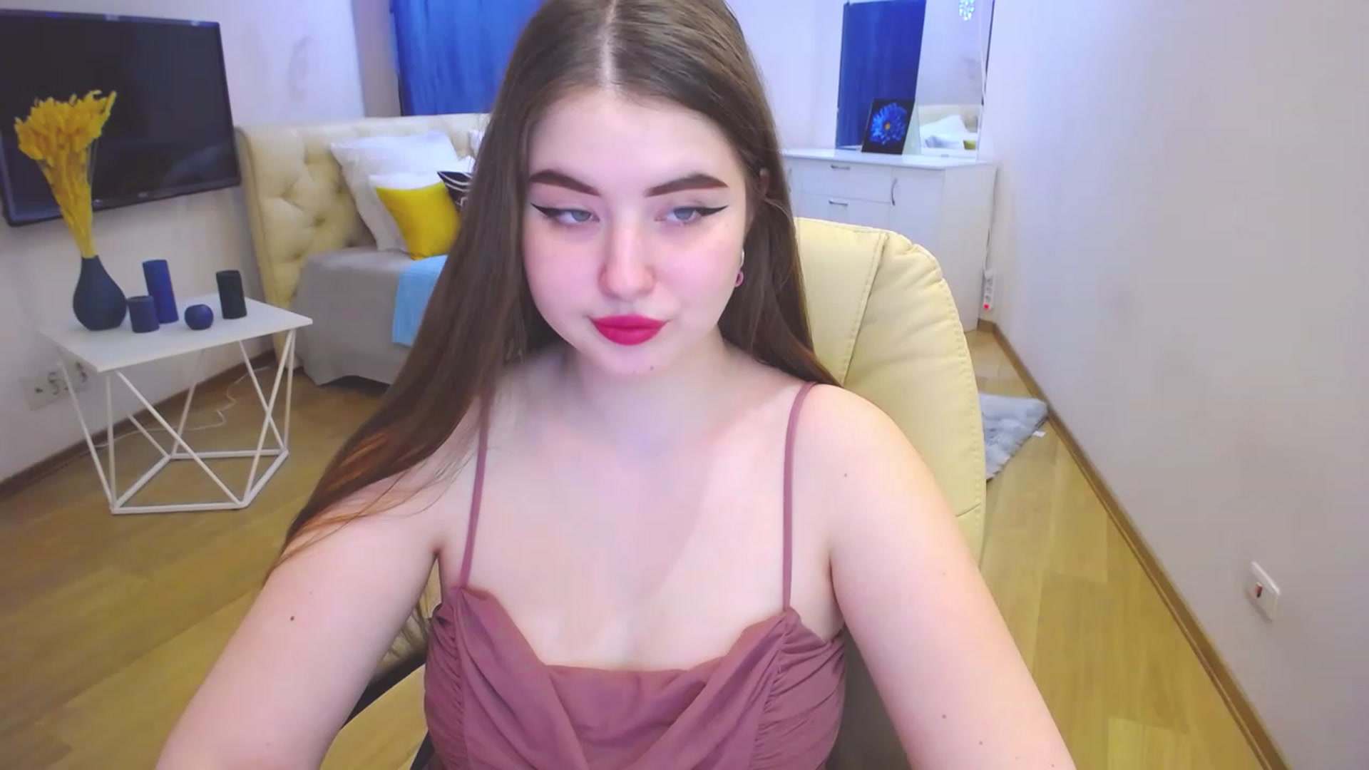 Gallery image thumbnail from AdmireMyEyes's myfreecams stream on, 03/31/2023, 07:46 image 16 of 20