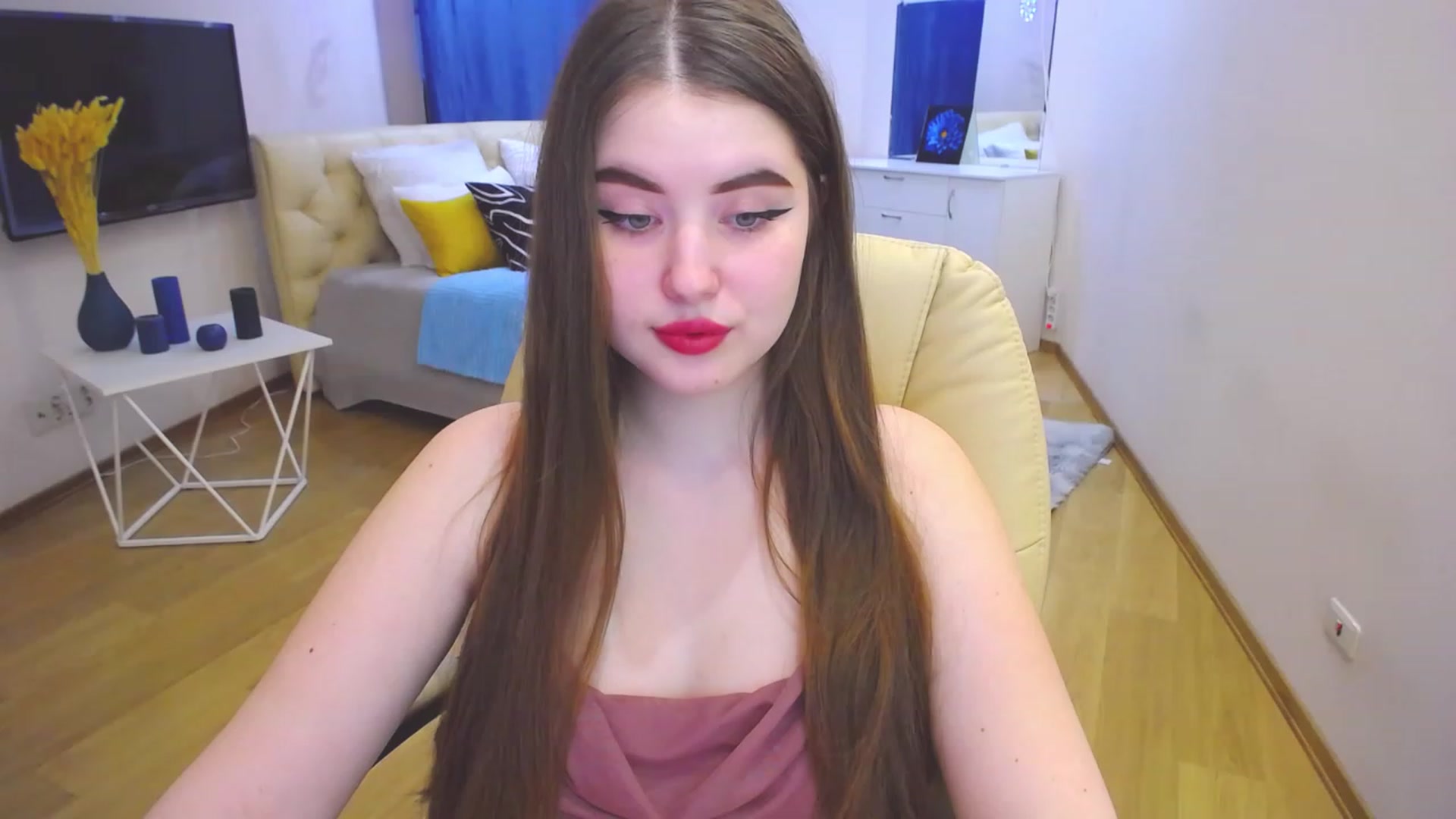 Gallery image thumbnail from AdmireMyEyes's myfreecams stream on, 03/31/2023, 07:46 image 17 of 20