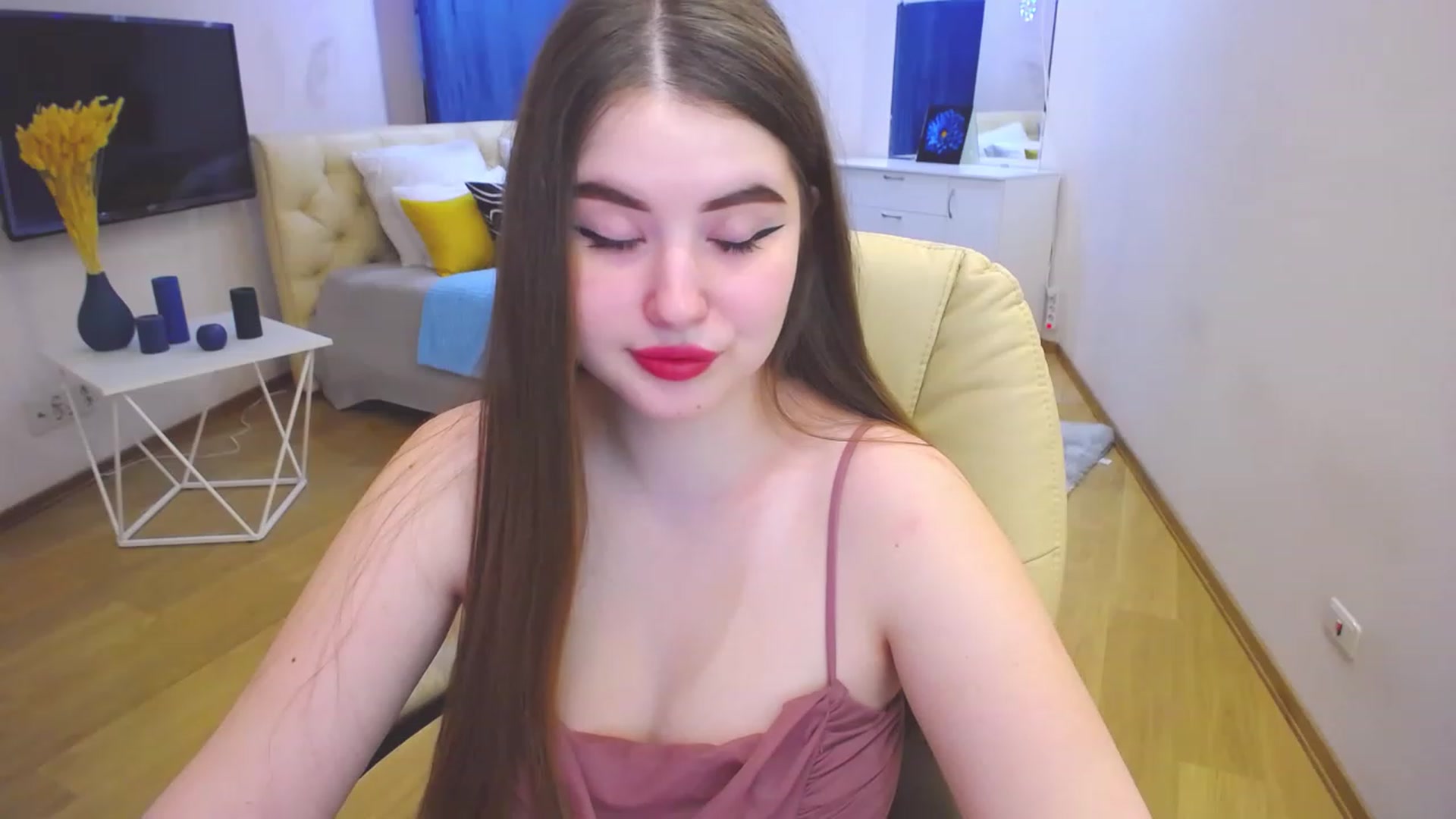 Gallery image thumbnail from AdmireMyEyes's myfreecams stream on, 03/31/2023, 07:46 image 9 of 20