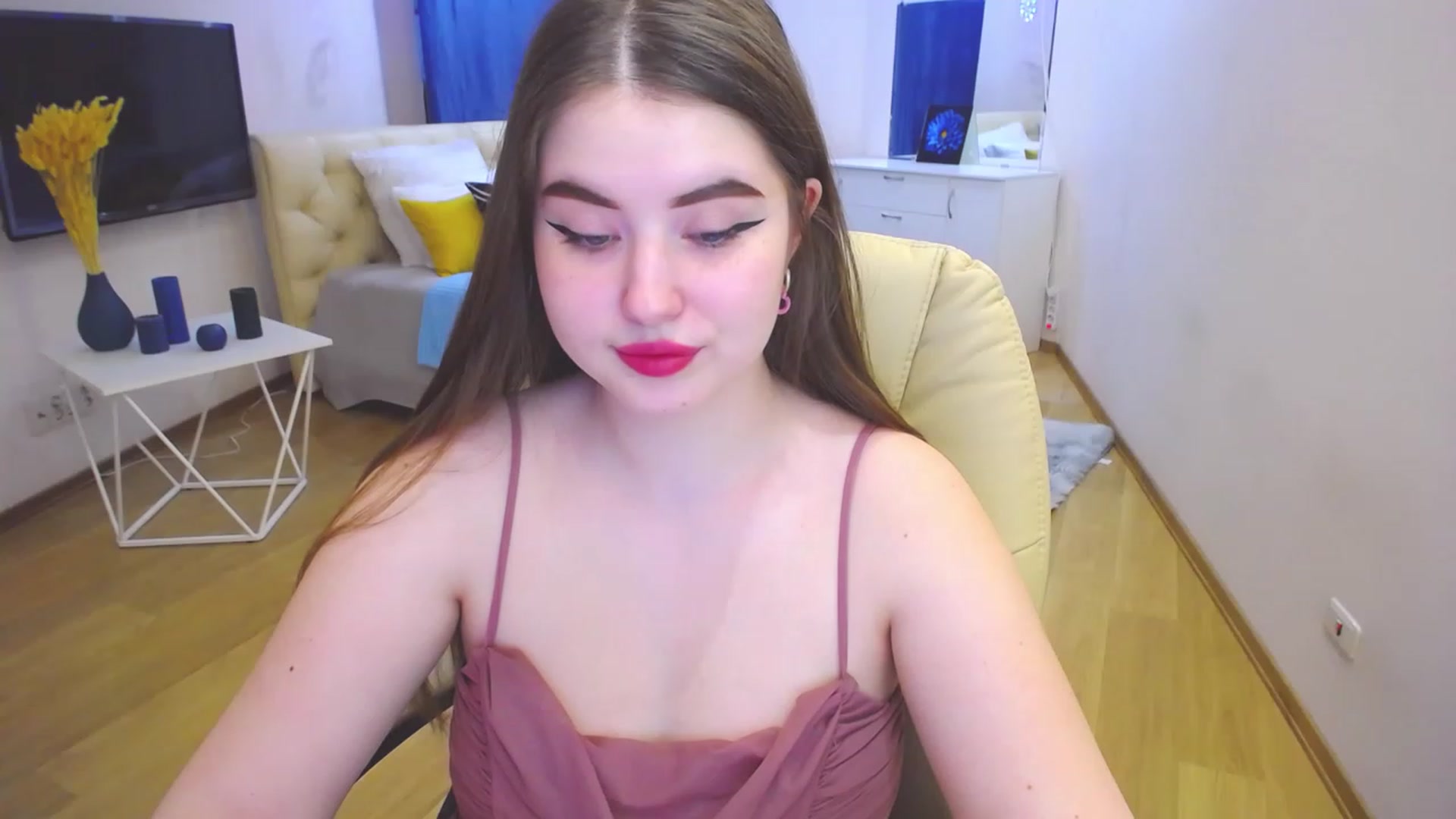 Gallery image thumbnail from AdmireMyEyes's myfreecams stream on, 03/31/2023, 07:46 image 14 of 20