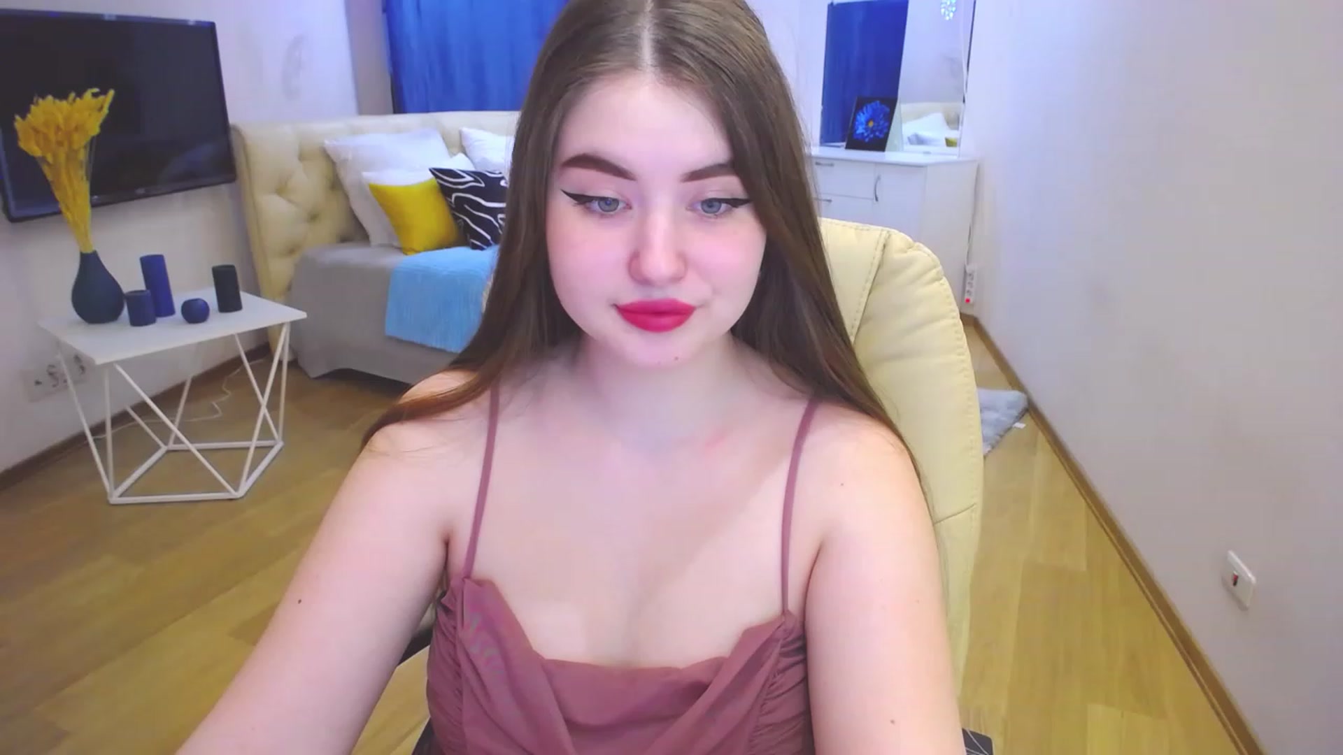 Gallery image thumbnail from AdmireMyEyes's myfreecams stream on, 03/31/2023, 07:46 image 7 of 20