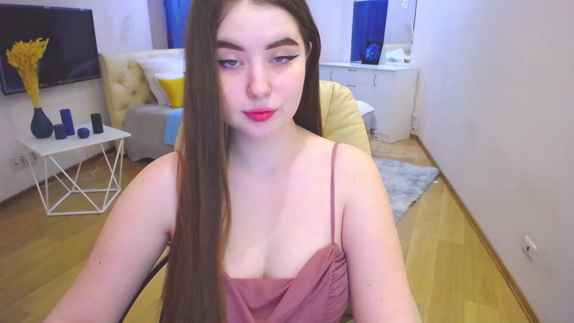 Gallery image thumbnail from AdmireMyEyes's myfreecams stream on, 03/31/2023, 09:40 image 1 of 20