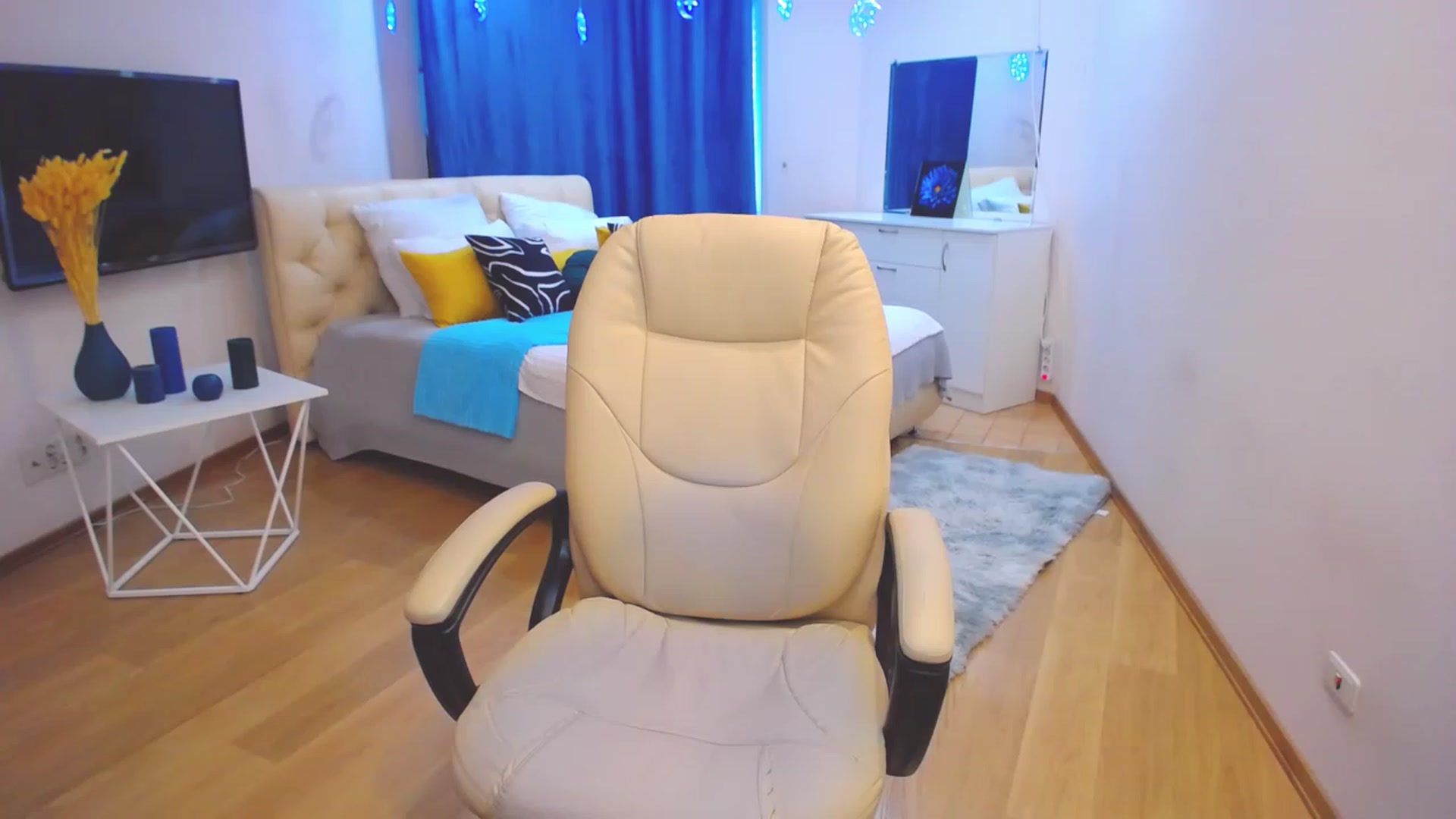 Gallery image thumbnail from AdmireMyEyes's myfreecams stream on, 03/31/2023, 09:40 image 12 of 20