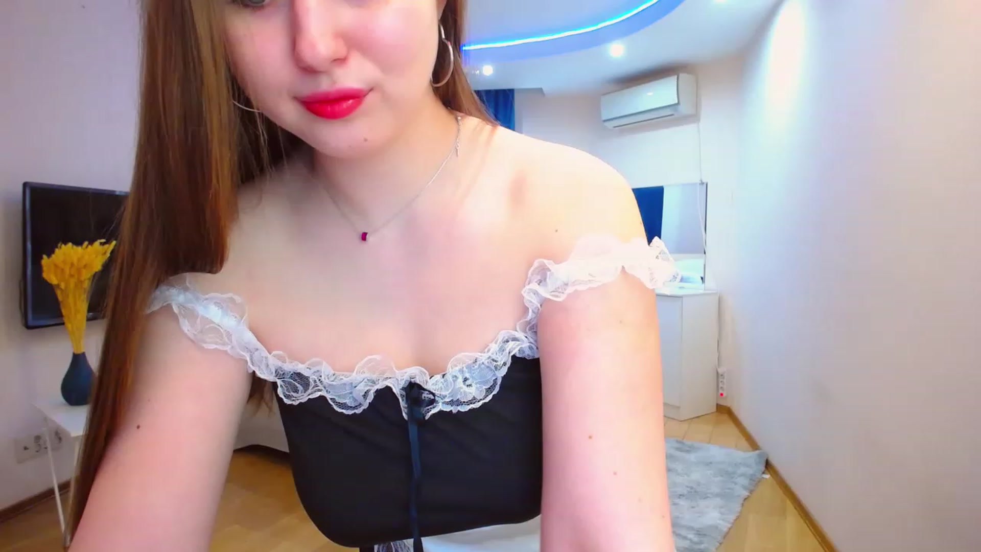 Gallery image thumbnail from AdmireMyEyes's myfreecams stream on, 04/06/2023, 09:03 image 12 of 20