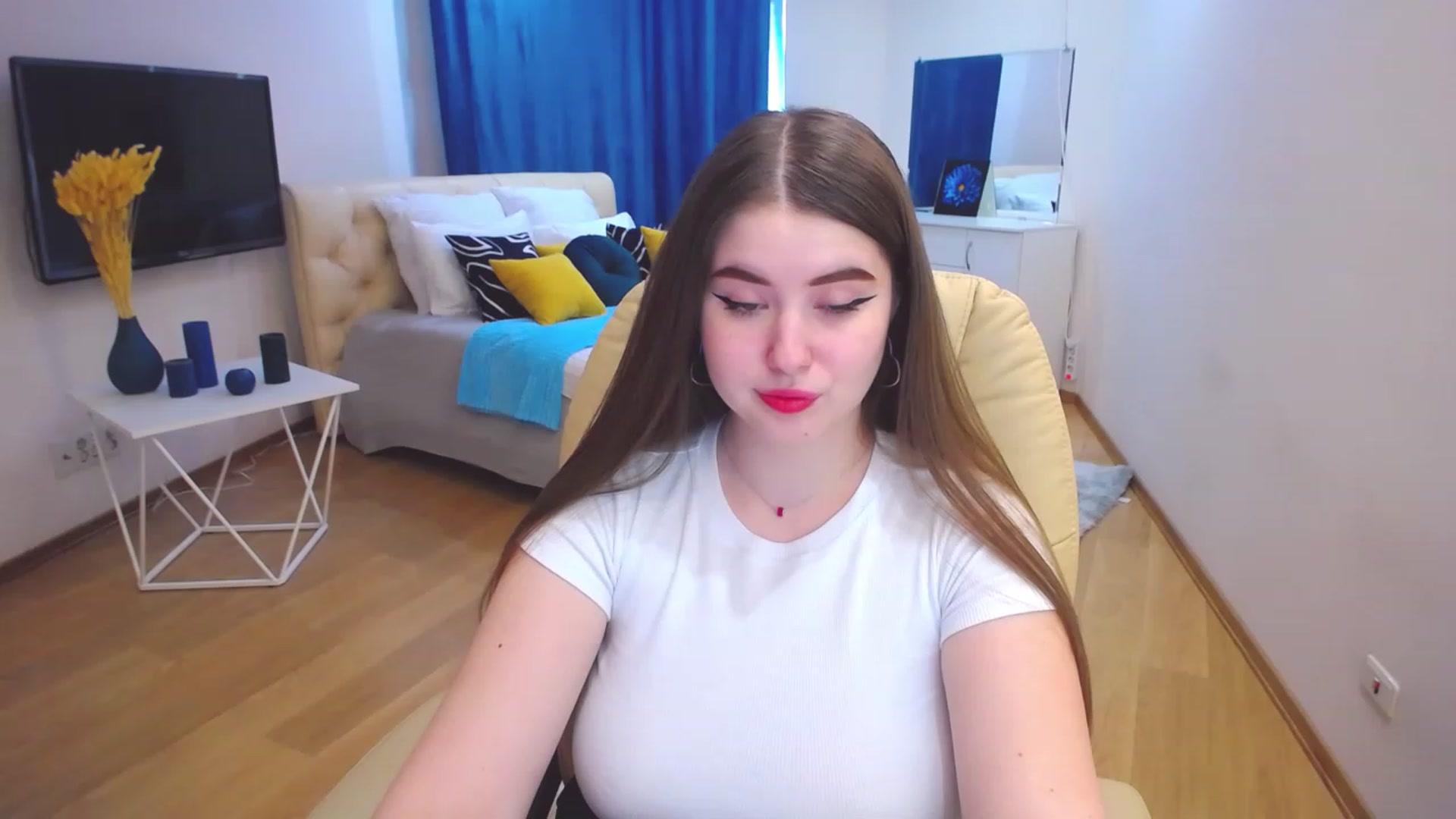 Gallery image thumbnail from AdmireMyEyes's myfreecams stream on, 04/07/2023, 10:01 image 12 of 20