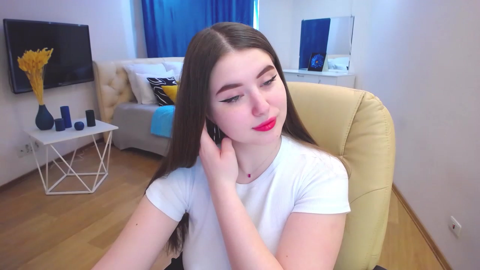 Gallery image thumbnail from AdmireMyEyes's myfreecams stream on, 04/07/2023, 10:01 image 3 of 20