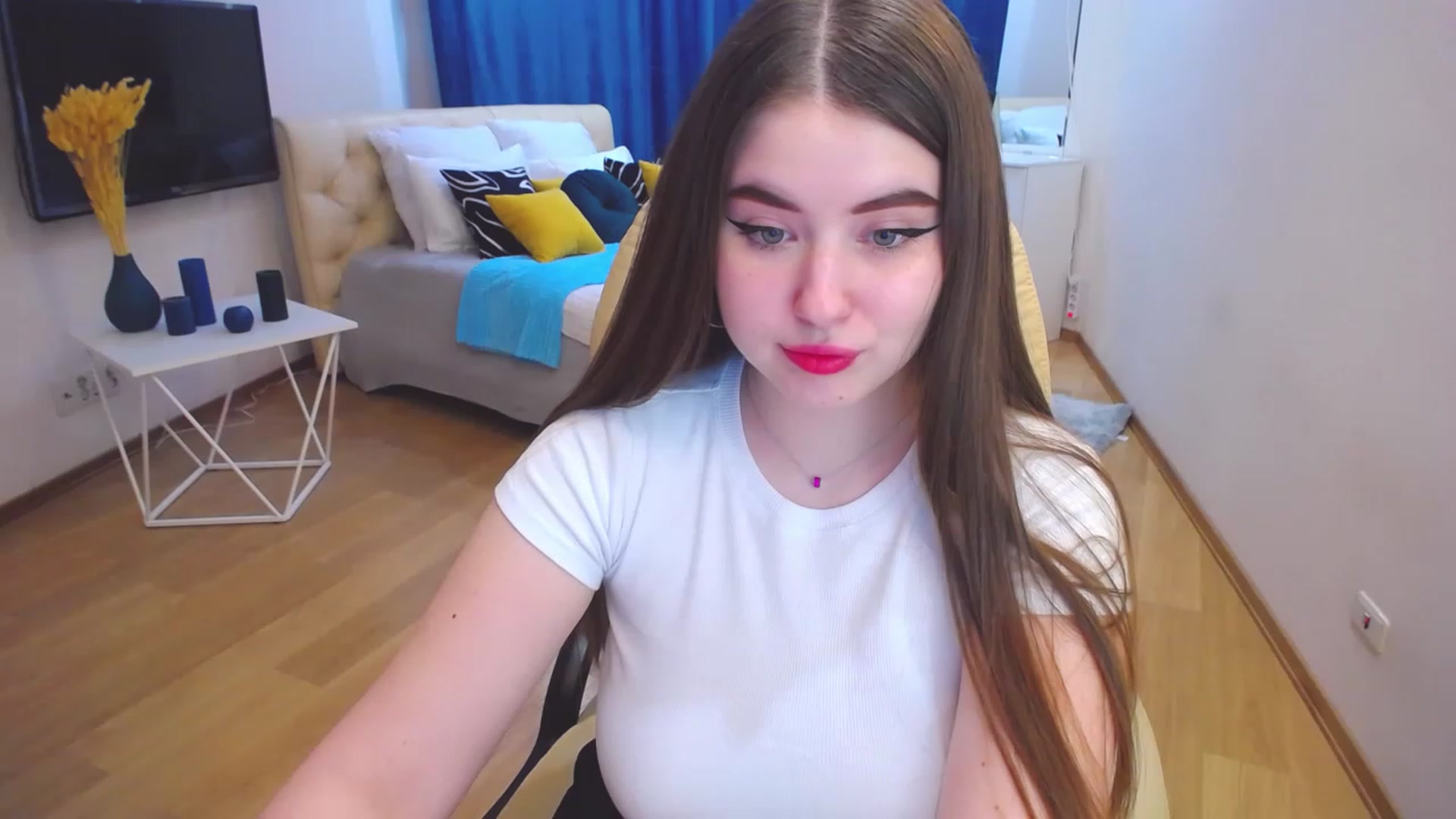 Gallery image thumbnail from AdmireMyEyes's myfreecams stream on, 04/07/2023, 10:01 image 20 of 20