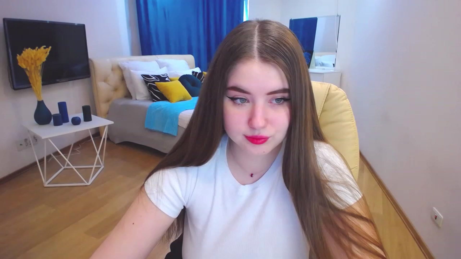 Gallery image thumbnail from AdmireMyEyes's myfreecams stream on, 04/07/2023, 10:01 image 6 of 20