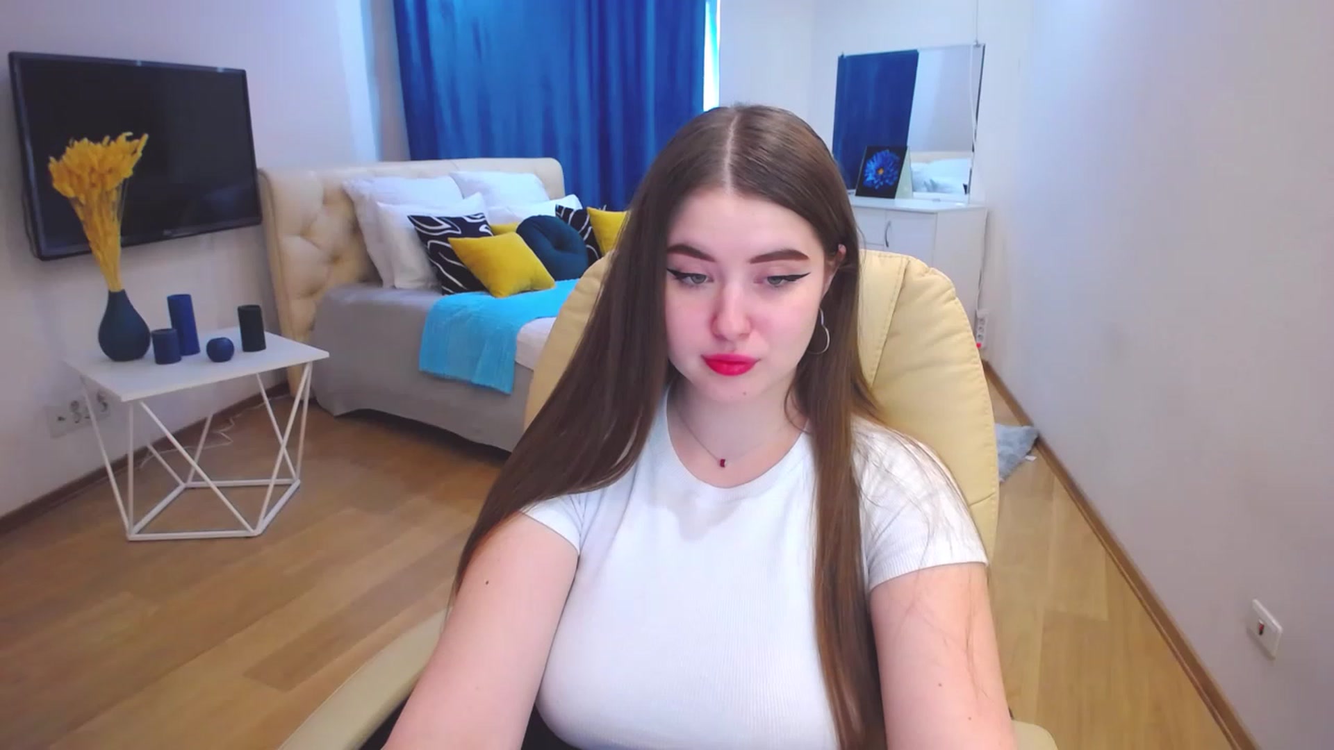 Gallery image thumbnail from AdmireMyEyes's myfreecams stream on, 04/07/2023, 10:01 image 9 of 20