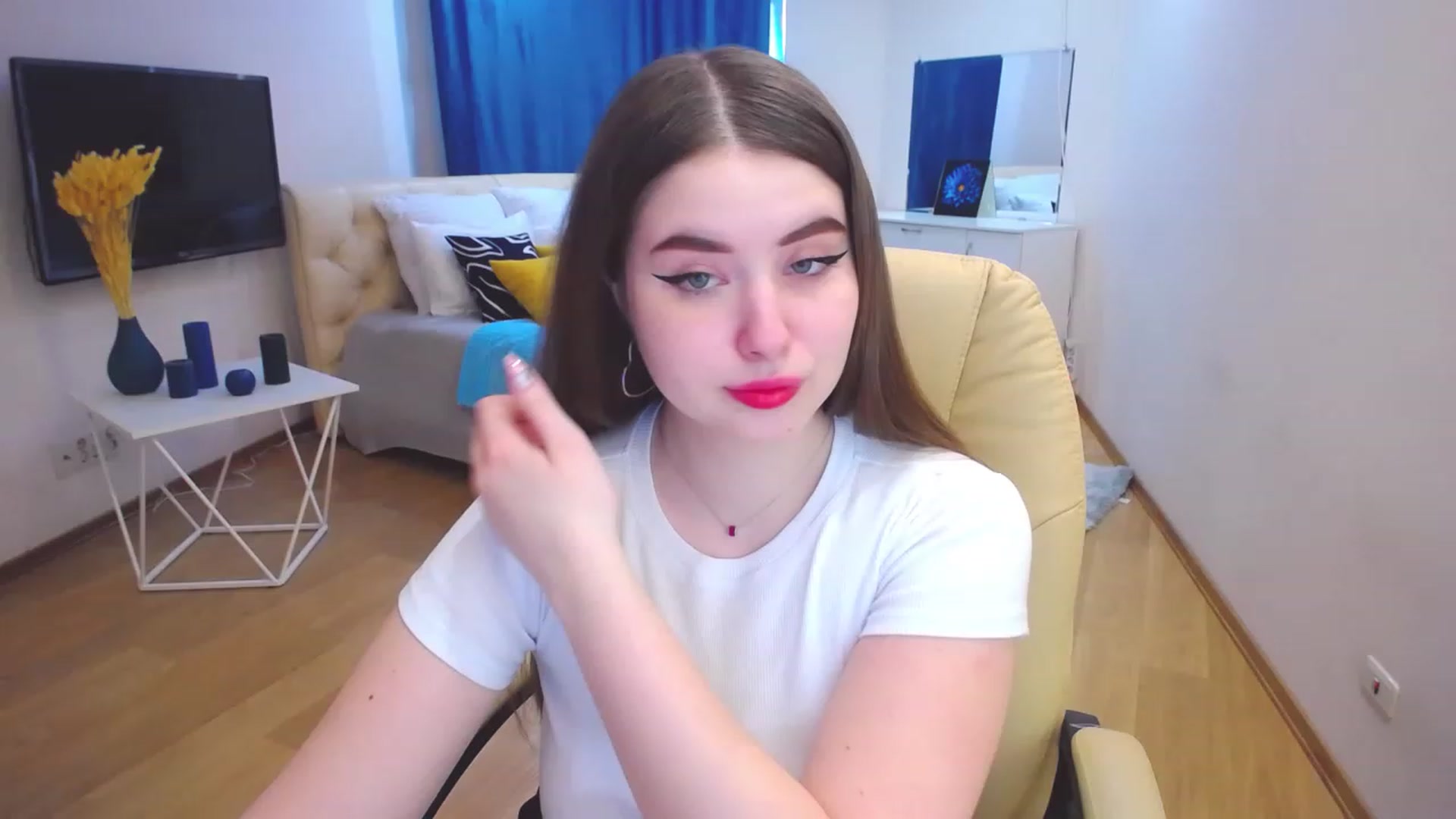 Gallery image thumbnail from AdmireMyEyes's myfreecams stream on, 04/07/2023, 10:01 image 1 of 20