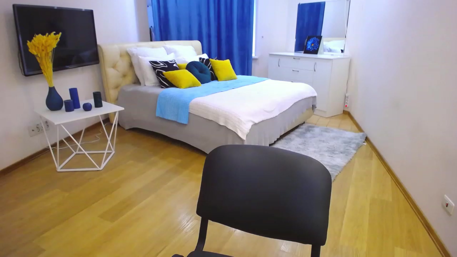 Gallery image thumbnail from AdmireMyEyes's myfreecams stream on, 04/12/2023, 10:24 image 20 of 20