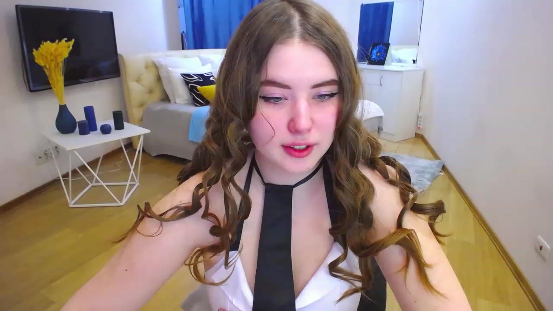 Gallery image thumbnail from AdmireMyEyes's myfreecams stream on, 04/12/2023, 10:24 image 6 of 20