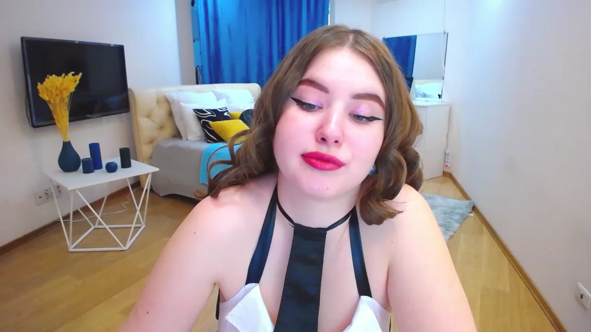 Gallery image thumbnail from AdmireMyEyes's myfreecams stream on, 04/12/2023, 12:45 image 10 of 20