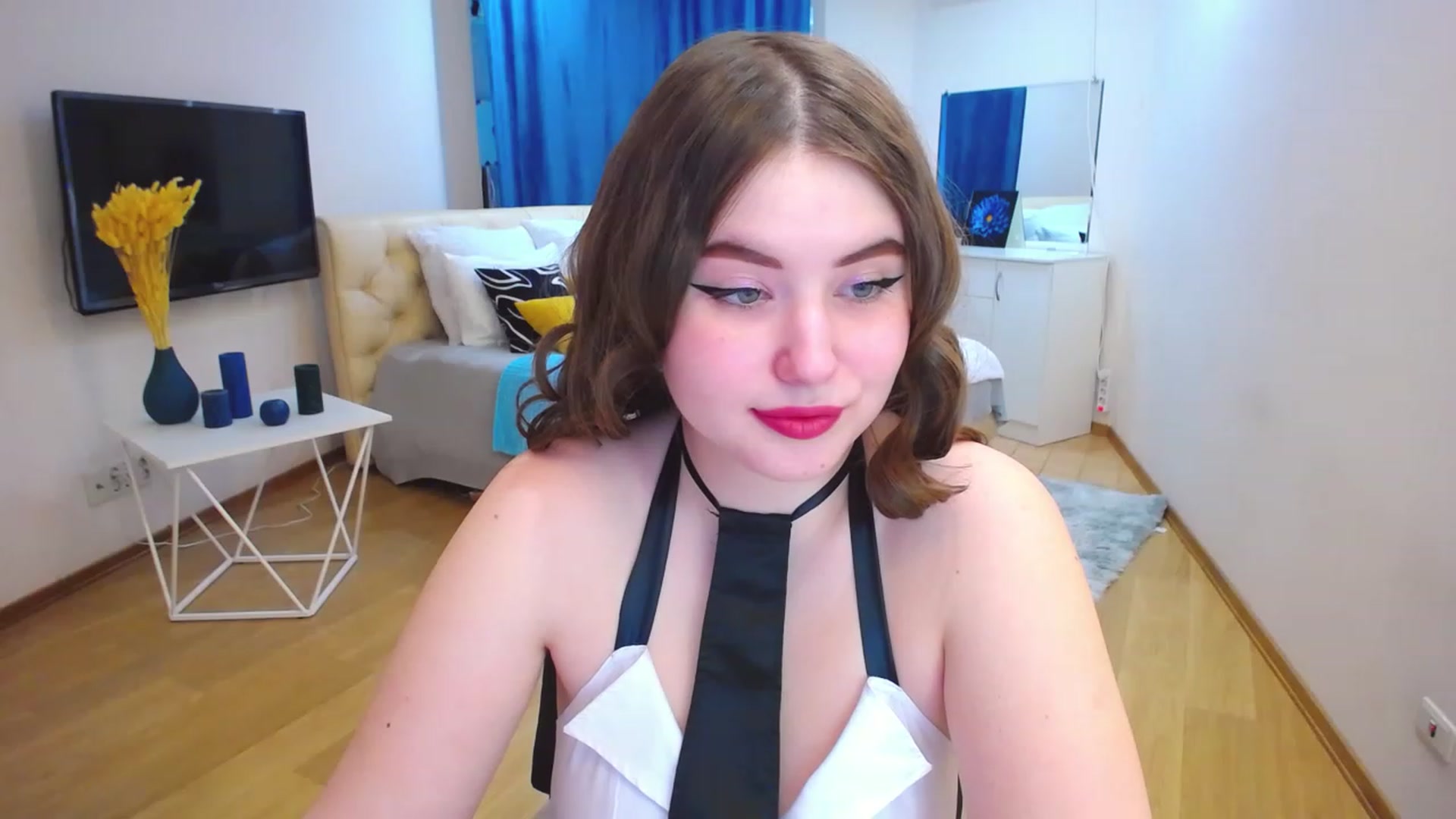 Gallery image thumbnail from AdmireMyEyes's myfreecams stream on, 04/12/2023, 12:45 image 8 of 20