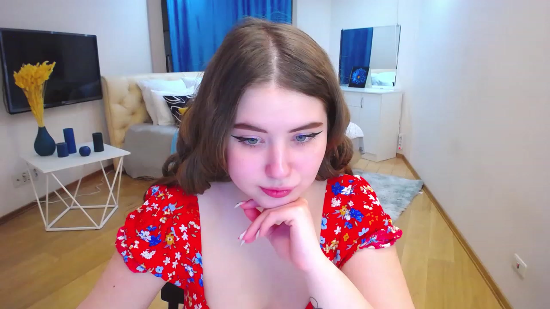 Gallery image thumbnail from AdmireMyEyes's myfreecams stream on, 04/12/2023, 16:53 image 16 of 20
