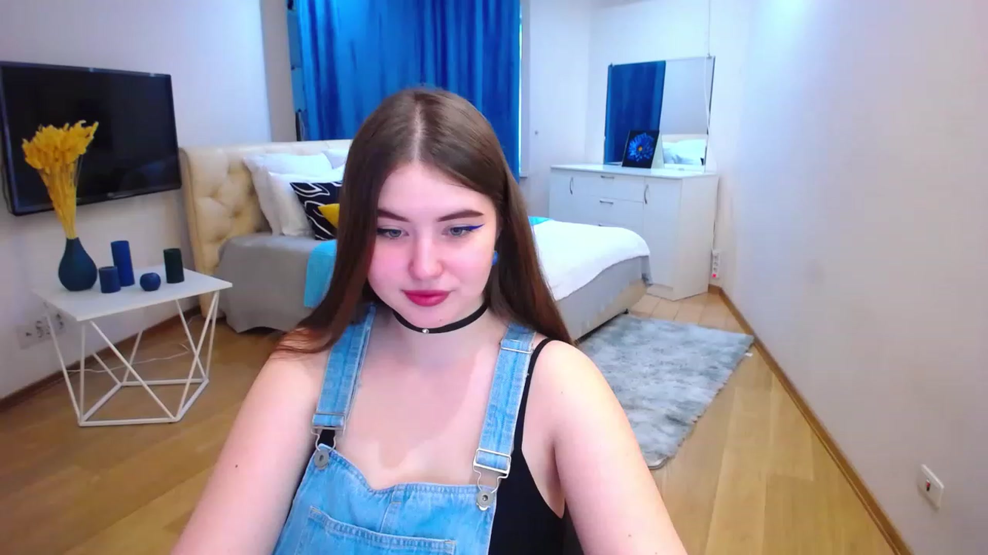 Gallery image thumbnail from AdmireMyEyes's myfreecams stream on, 04/13/2023, 07:36 image 12 of 20