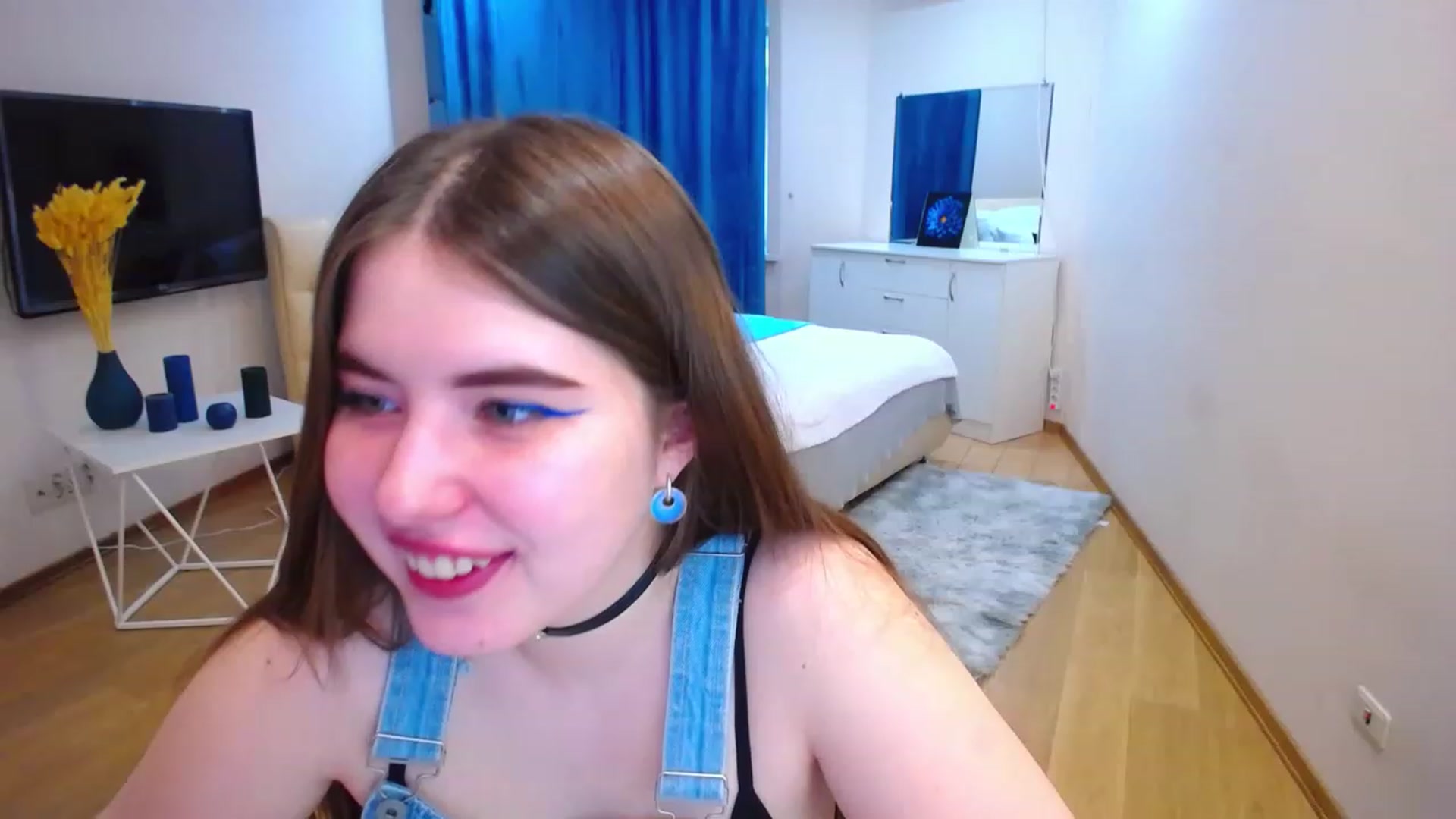 Gallery image thumbnail from AdmireMyEyes's myfreecams stream on, 04/13/2023, 07:36 image 19 of 20
