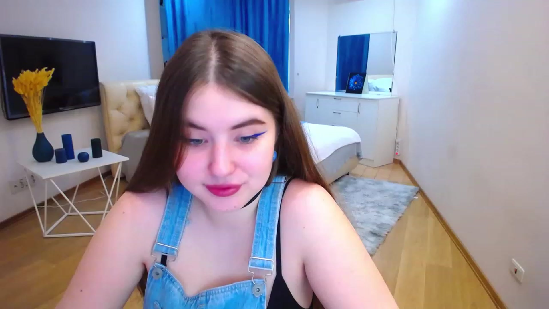 Gallery image thumbnail from AdmireMyEyes's myfreecams stream on, 04/13/2023, 07:36 image 18 of 20