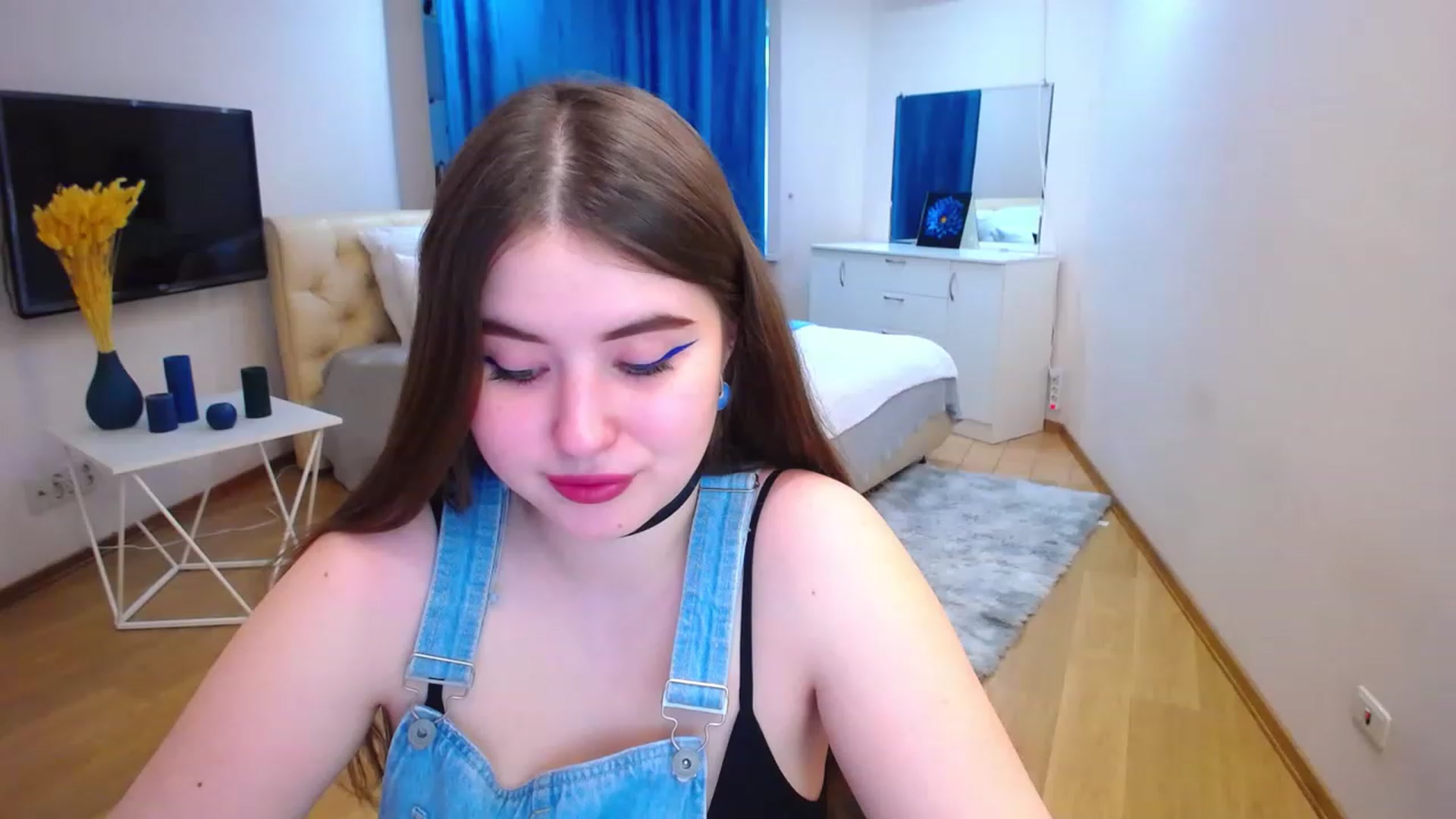Gallery image thumbnail from AdmireMyEyes's myfreecams stream on, 04/13/2023, 07:36 image 13 of 20