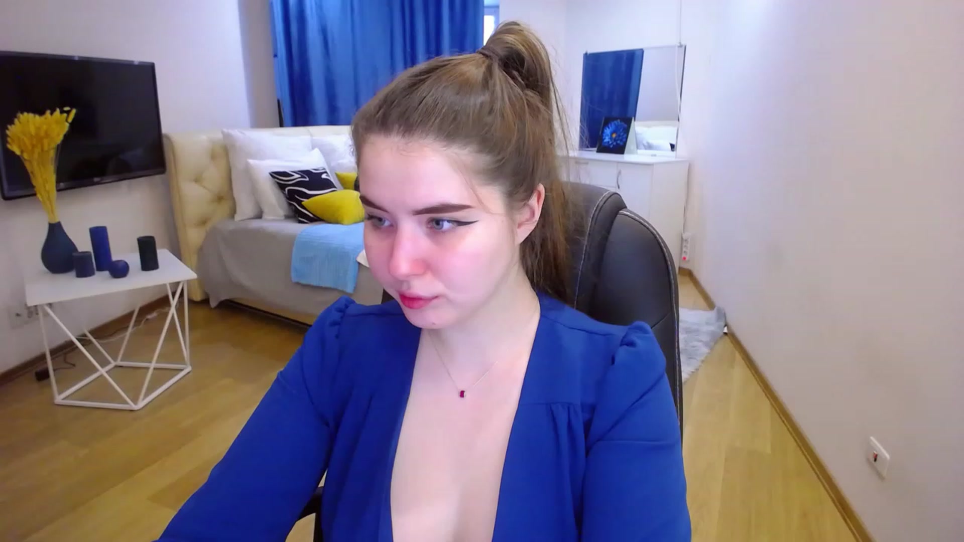 Gallery image thumbnail from AdmireMyEyes's myfreecams stream on, 04/16/2023, 08:40 image 2 of 20