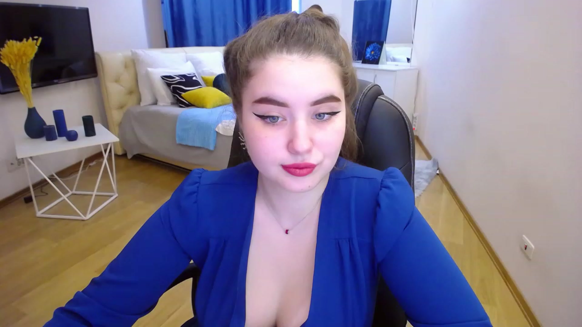 Gallery image thumbnail from AdmireMyEyes's myfreecams stream on, 04/16/2023, 09:49 image 15 of 20