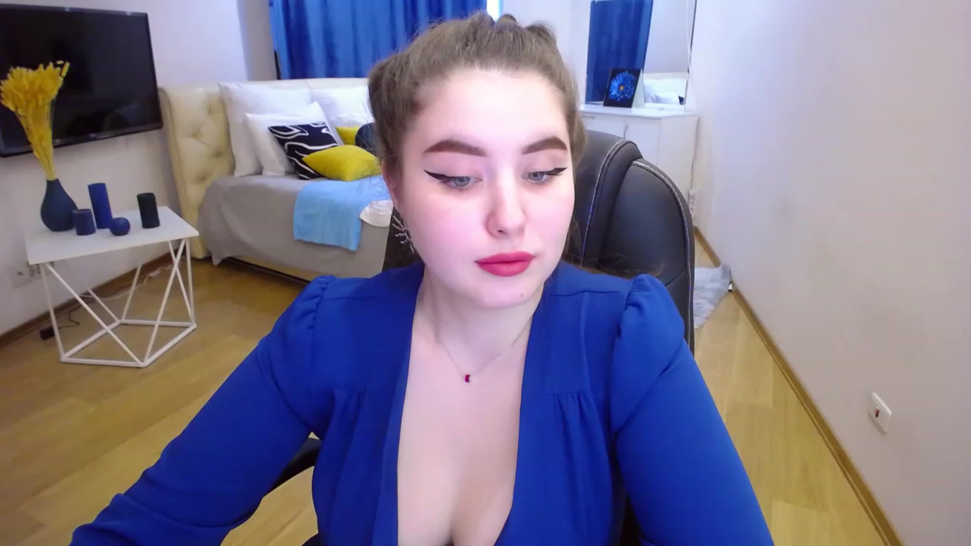 Gallery image thumbnail from AdmireMyEyes's myfreecams stream on, 04/16/2023, 09:49 image 12 of 20