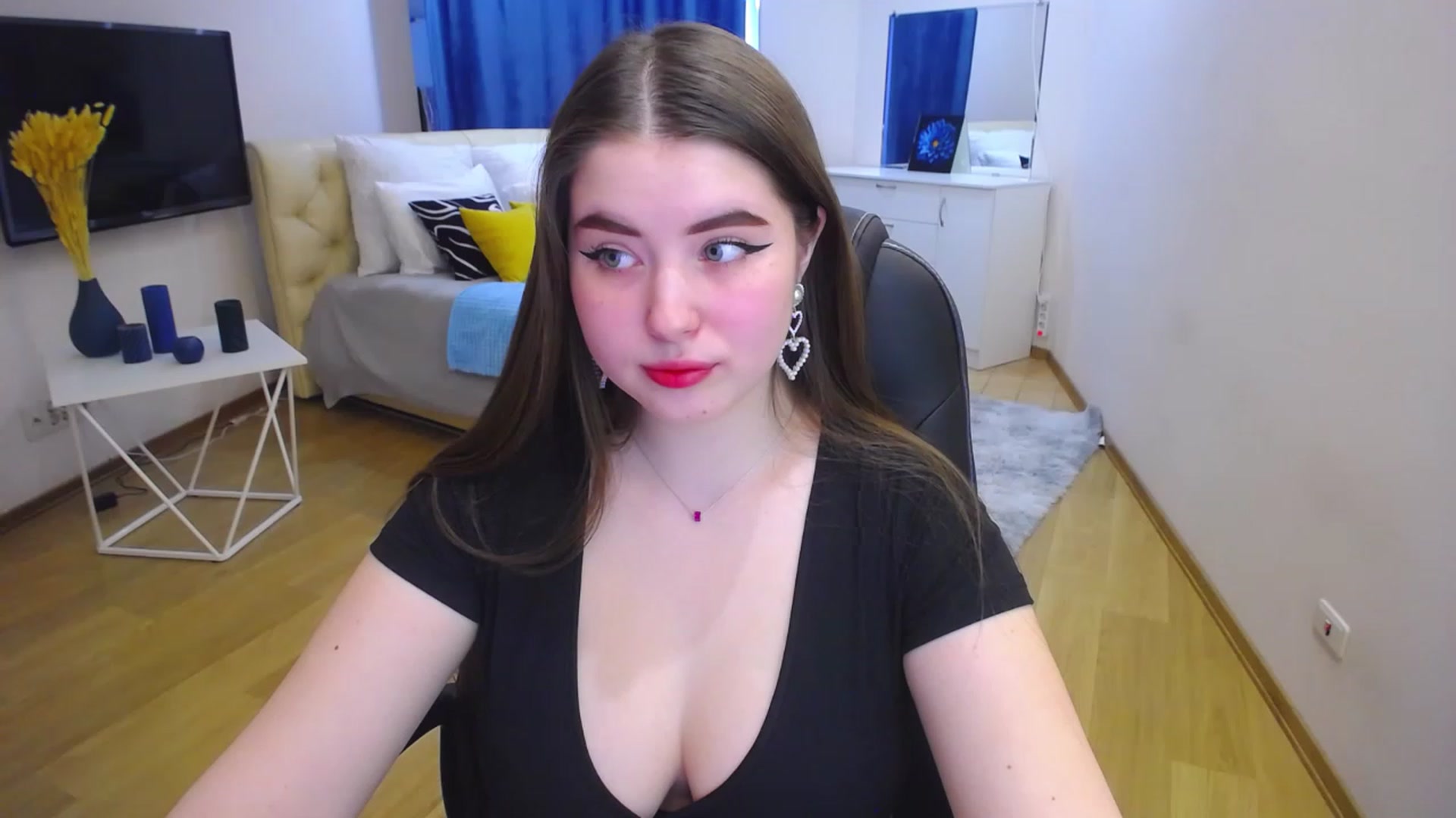 Gallery image thumbnail from AdmireMyEyes's myfreecams stream on, 04/17/2023, 04:42 image 18 of 20