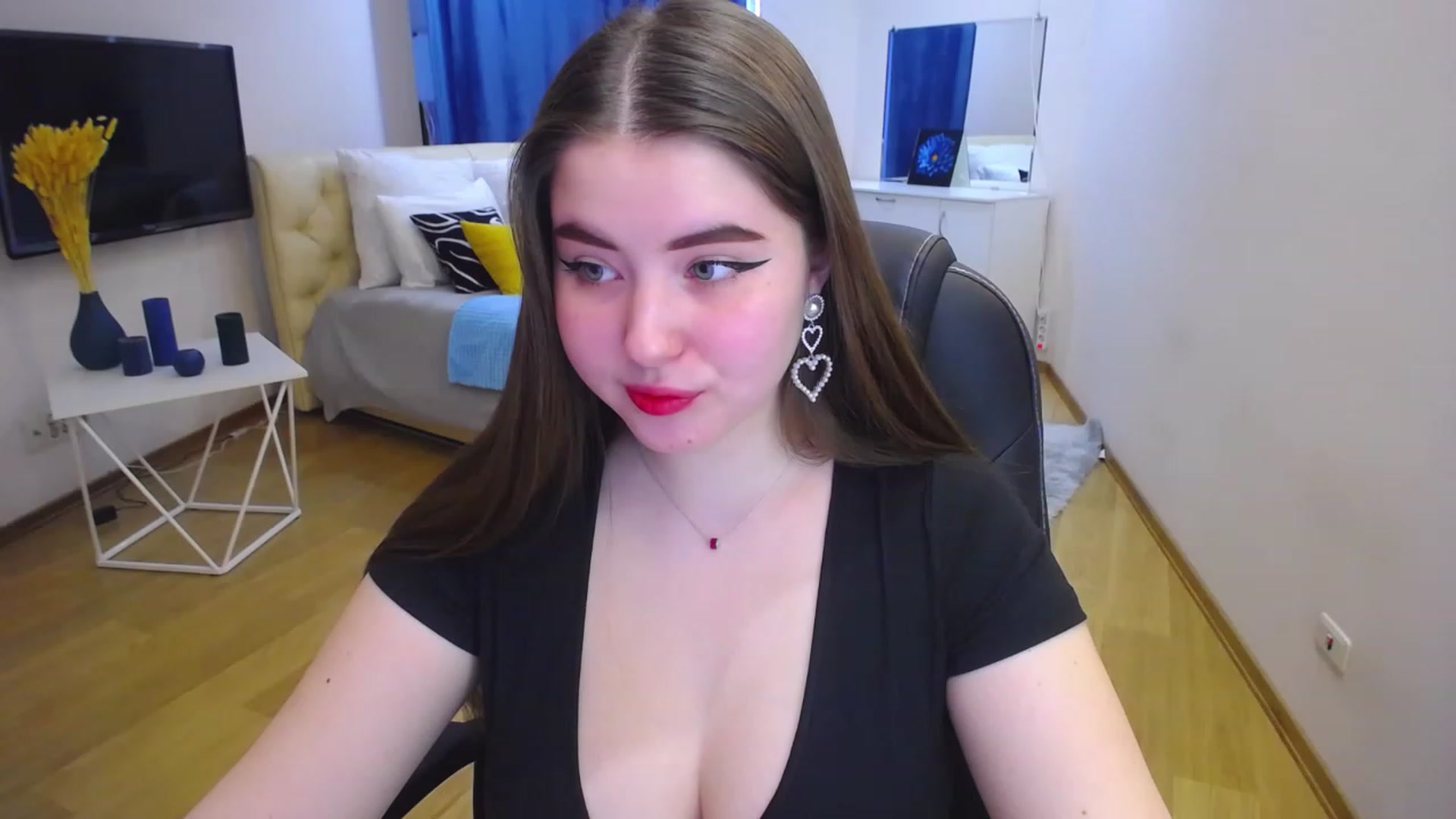 Gallery image thumbnail from AdmireMyEyes's myfreecams stream on, 04/17/2023, 04:42 image 13 of 20