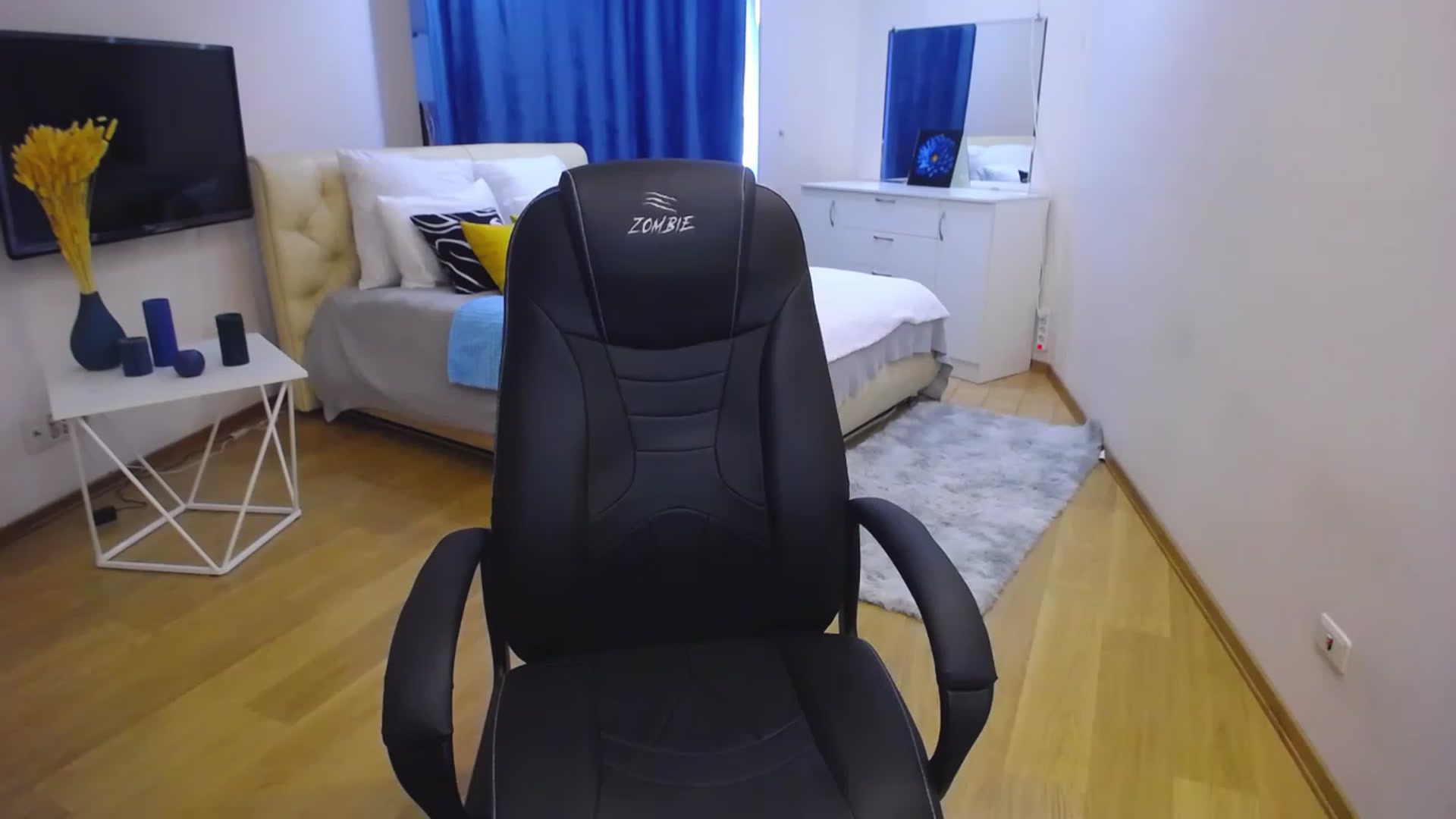 Gallery image thumbnail from AdmireMyEyes's myfreecams stream on, 04/17/2023, 04:42 image 4 of 20