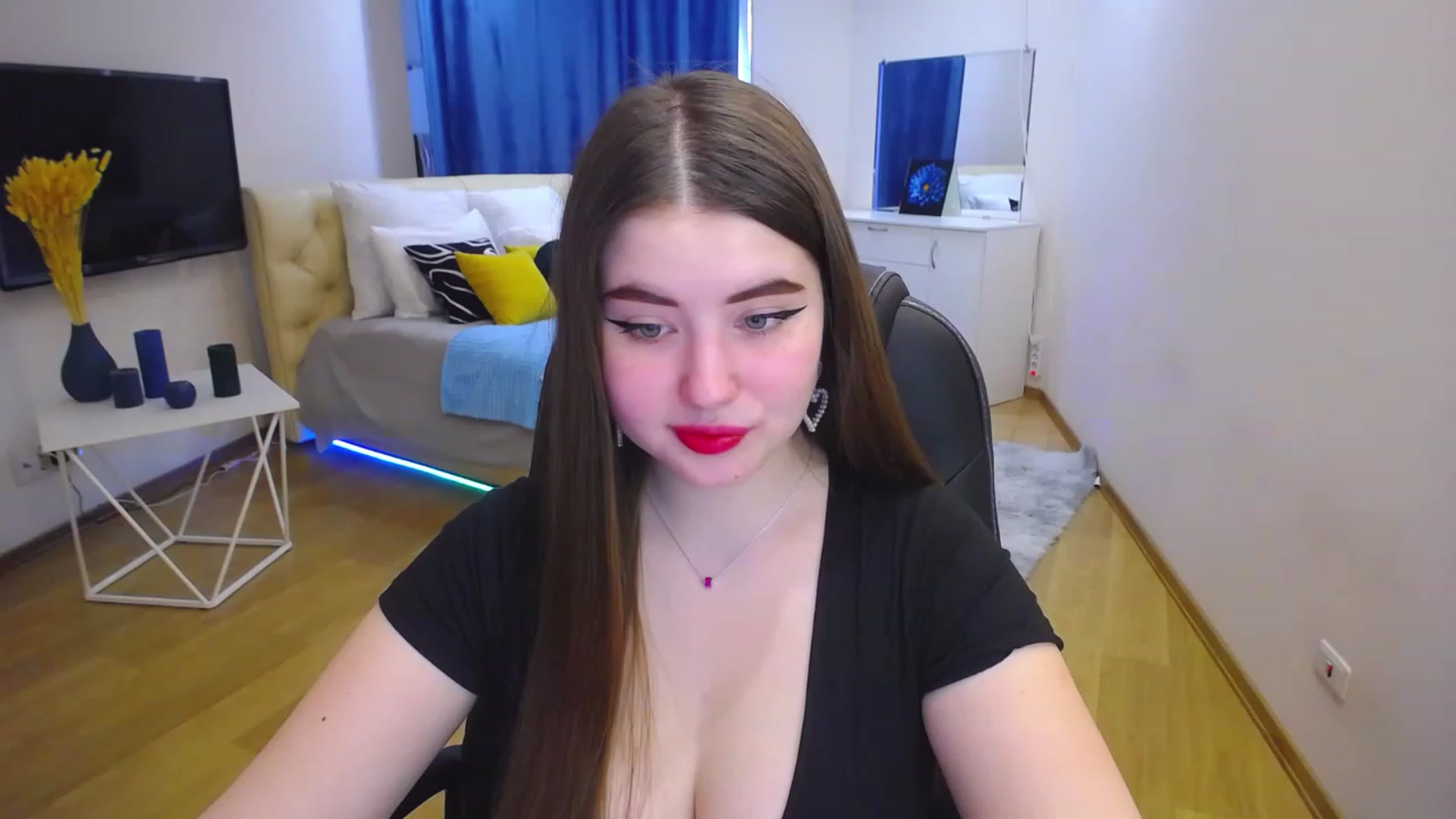 Gallery image thumbnail from AdmireMyEyes's myfreecams stream on, 04/17/2023, 06:48 image 14 of 20