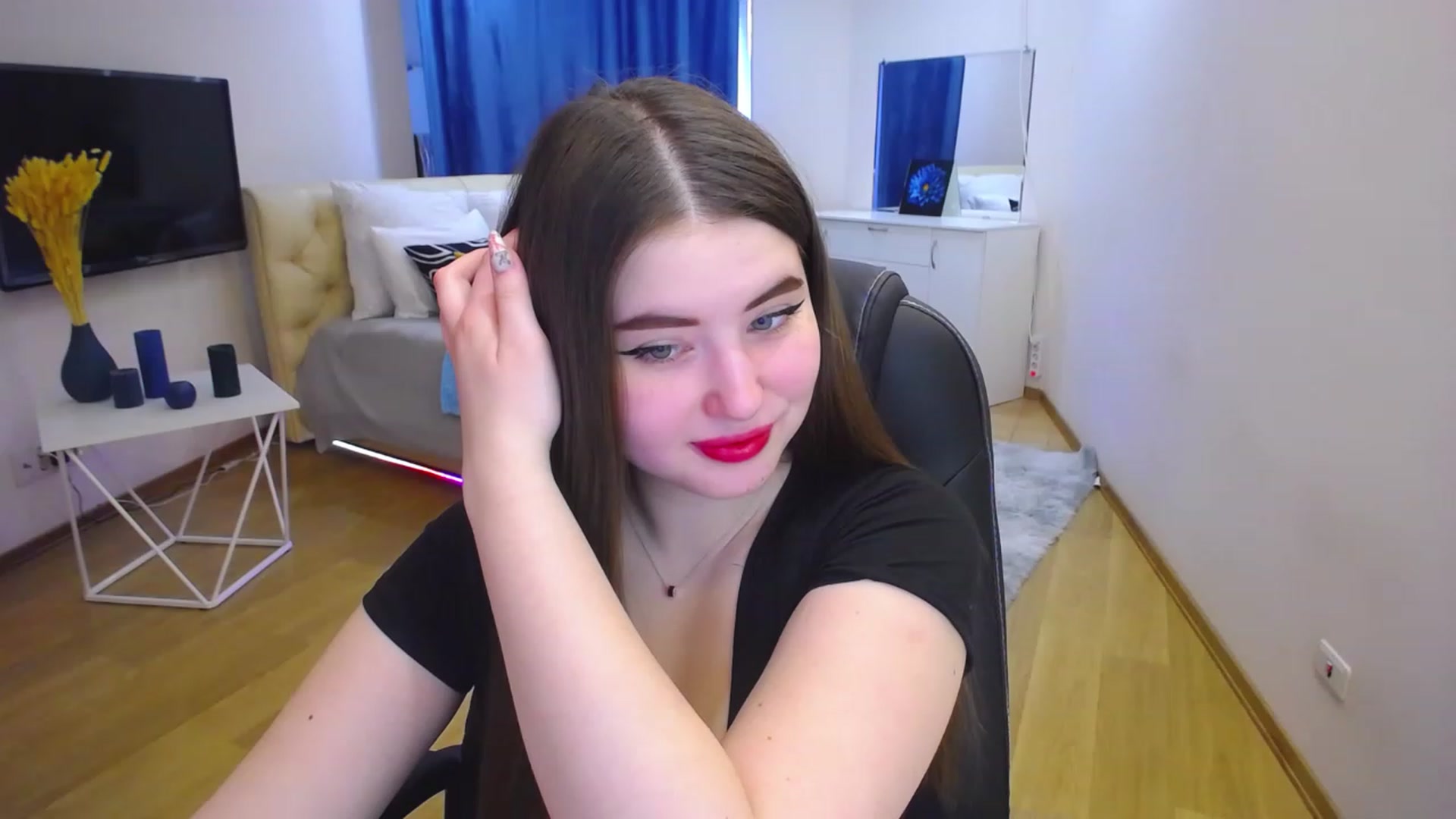 Gallery image thumbnail from AdmireMyEyes's myfreecams stream on, 04/17/2023, 06:48 image 13 of 20