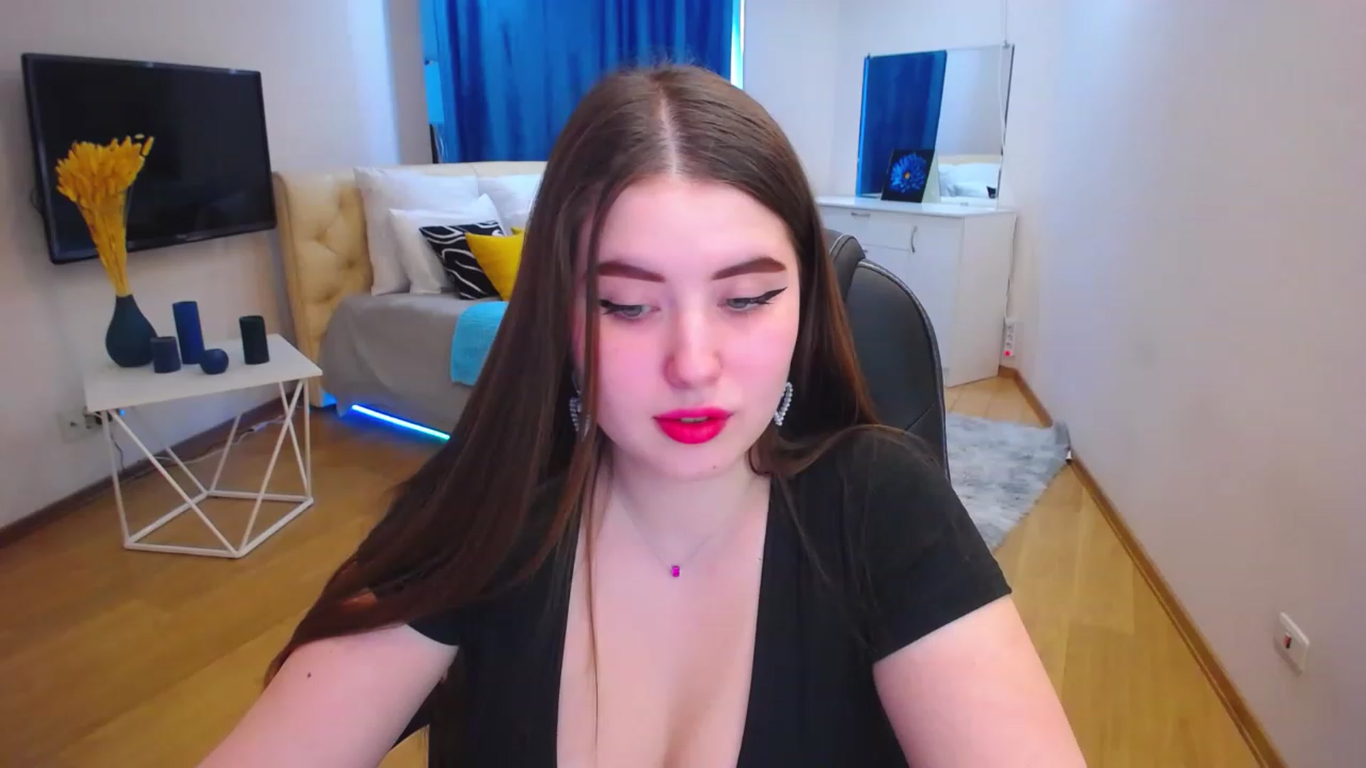 Gallery image thumbnail from AdmireMyEyes's myfreecams stream on, 04/17/2023, 09:18 image 13 of 20