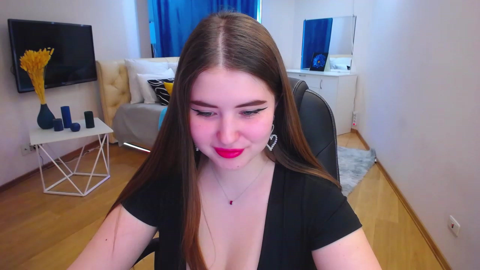 Gallery image thumbnail from AdmireMyEyes's myfreecams stream on, 04/17/2023, 09:18 image 2 of 20