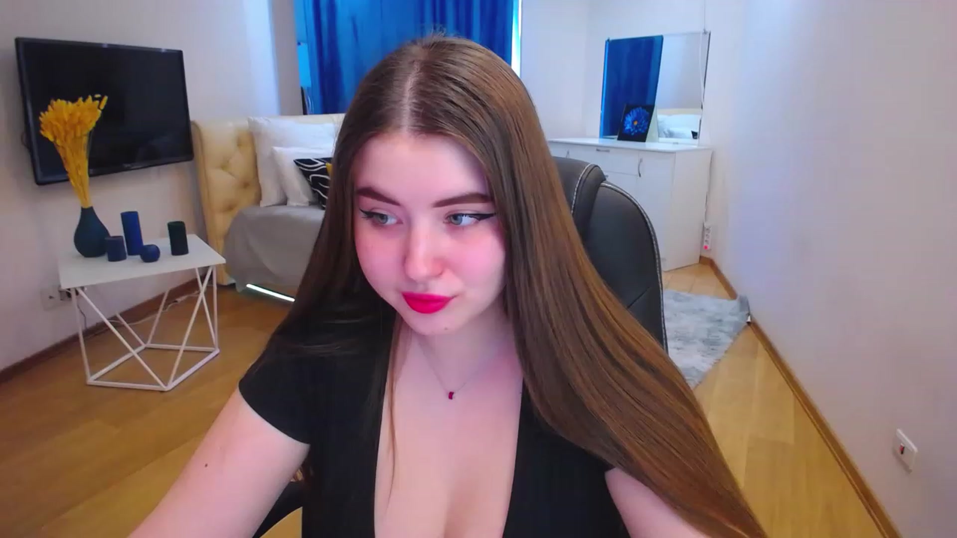 Gallery image thumbnail from AdmireMyEyes's myfreecams stream on, 04/17/2023, 09:18 image 10 of 20