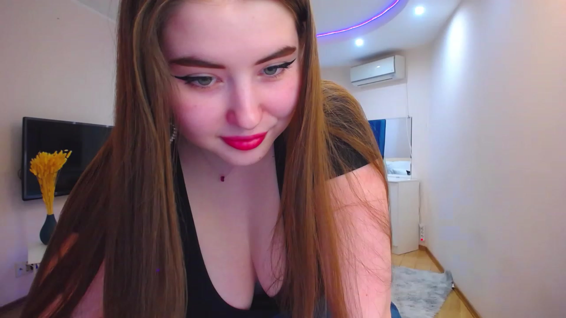 Gallery image thumbnail from AdmireMyEyes's myfreecams stream on, 04/17/2023, 09:18 image 19 of 20