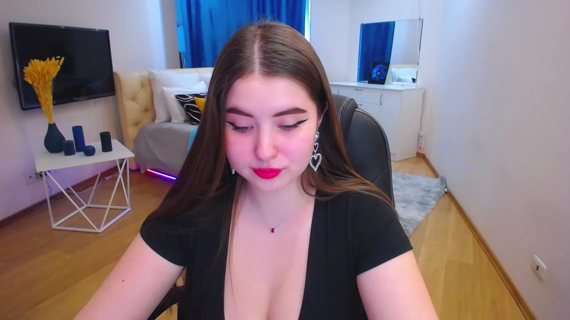 Gallery image thumbnail from AdmireMyEyes's myfreecams stream on, 04/17/2023, 09:18 image 15 of 20
