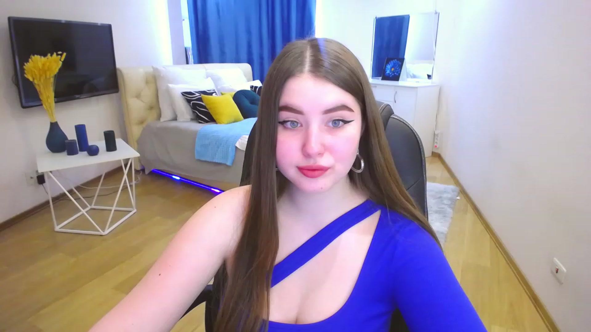 Gallery image thumbnail from AdmireMyEyes's myfreecams stream on, 04/18/2023, 12:41 image 20 of 20