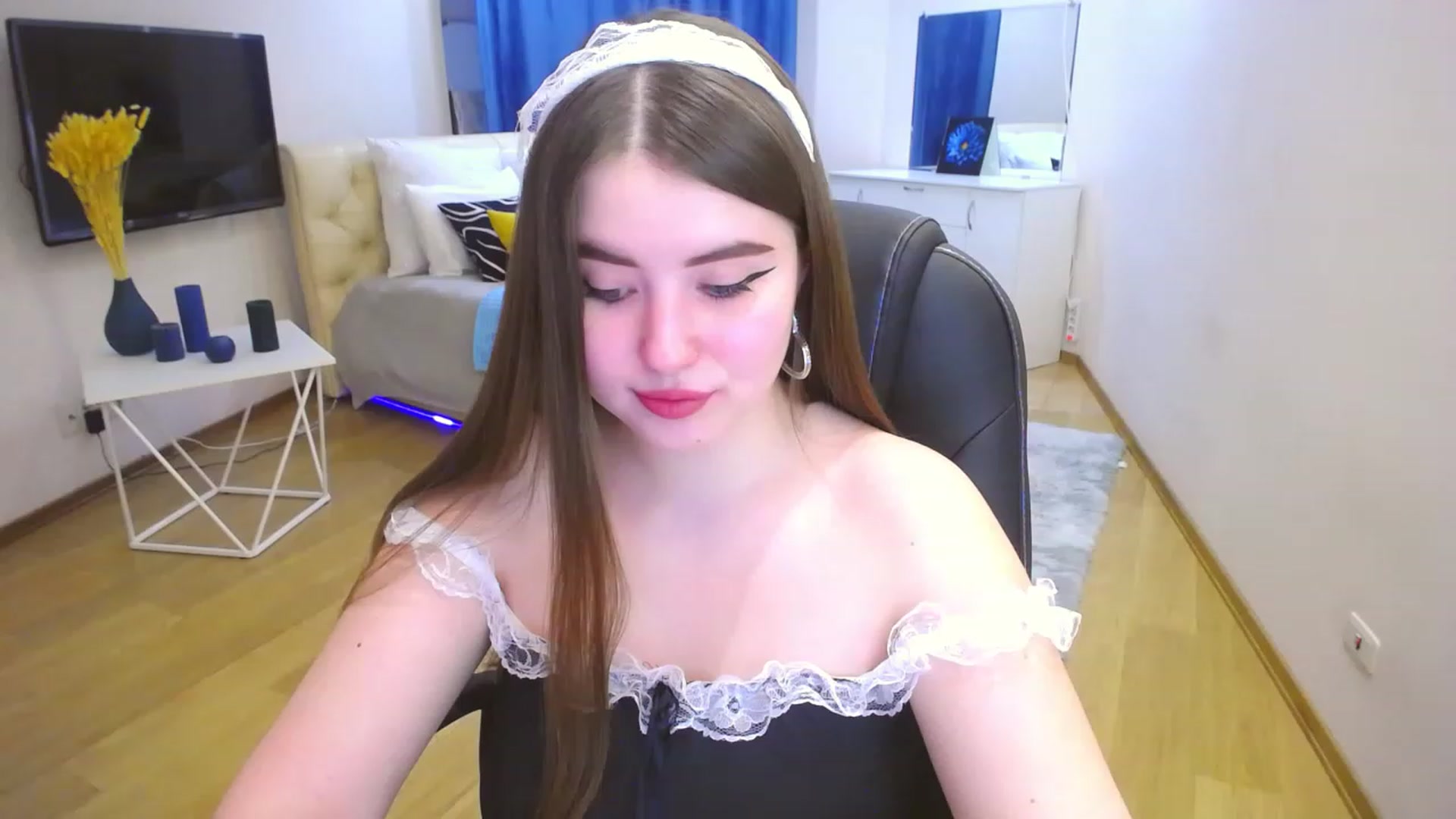 Gallery image thumbnail from AdmireMyEyes's myfreecams stream on, 04/18/2023, 15:42 image 1 of 20