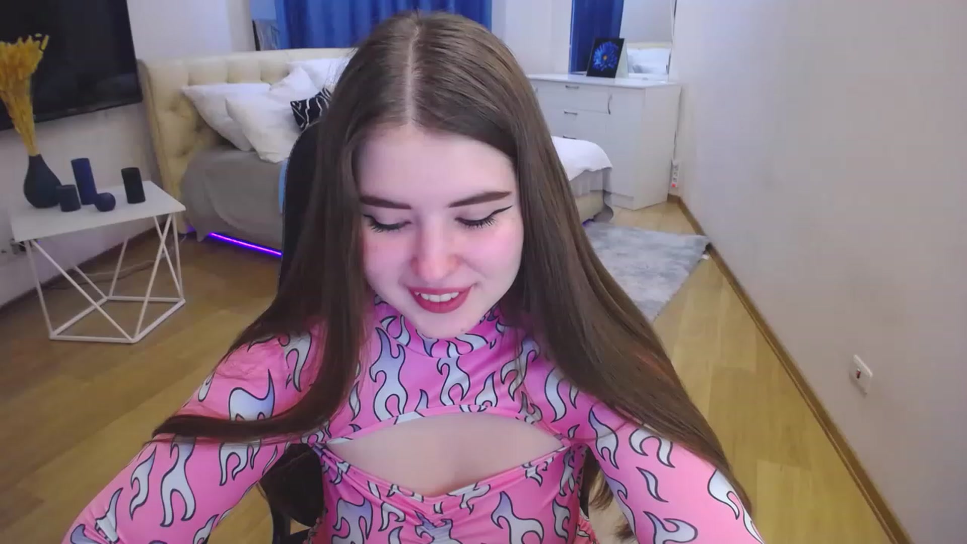 Gallery image thumbnail from AdmireMyEyes's myfreecams stream on, 04/21/2023, 07:48 image 9 of 20