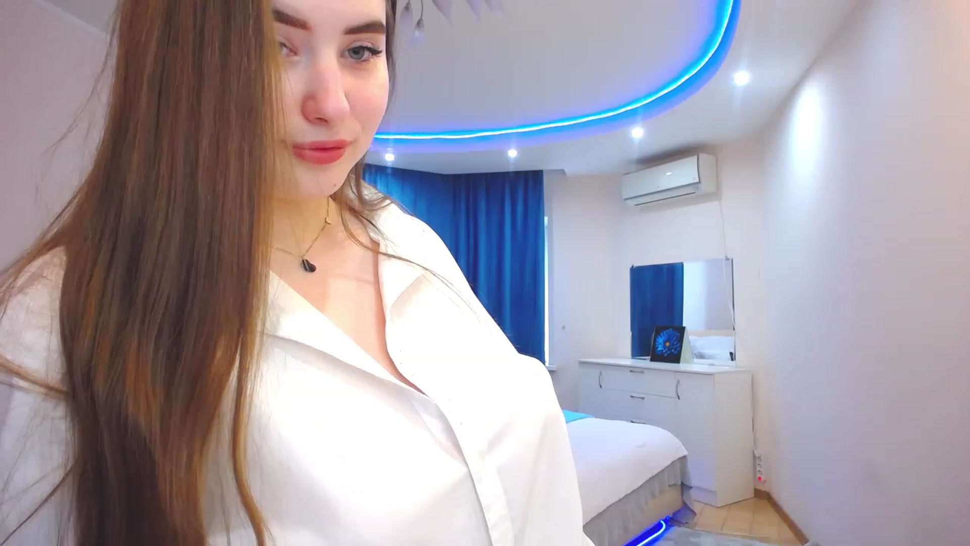 Gallery image thumbnail from AdmireMyEyes's myfreecams stream on, 05/02/2023, 07:45 image 8 of 20