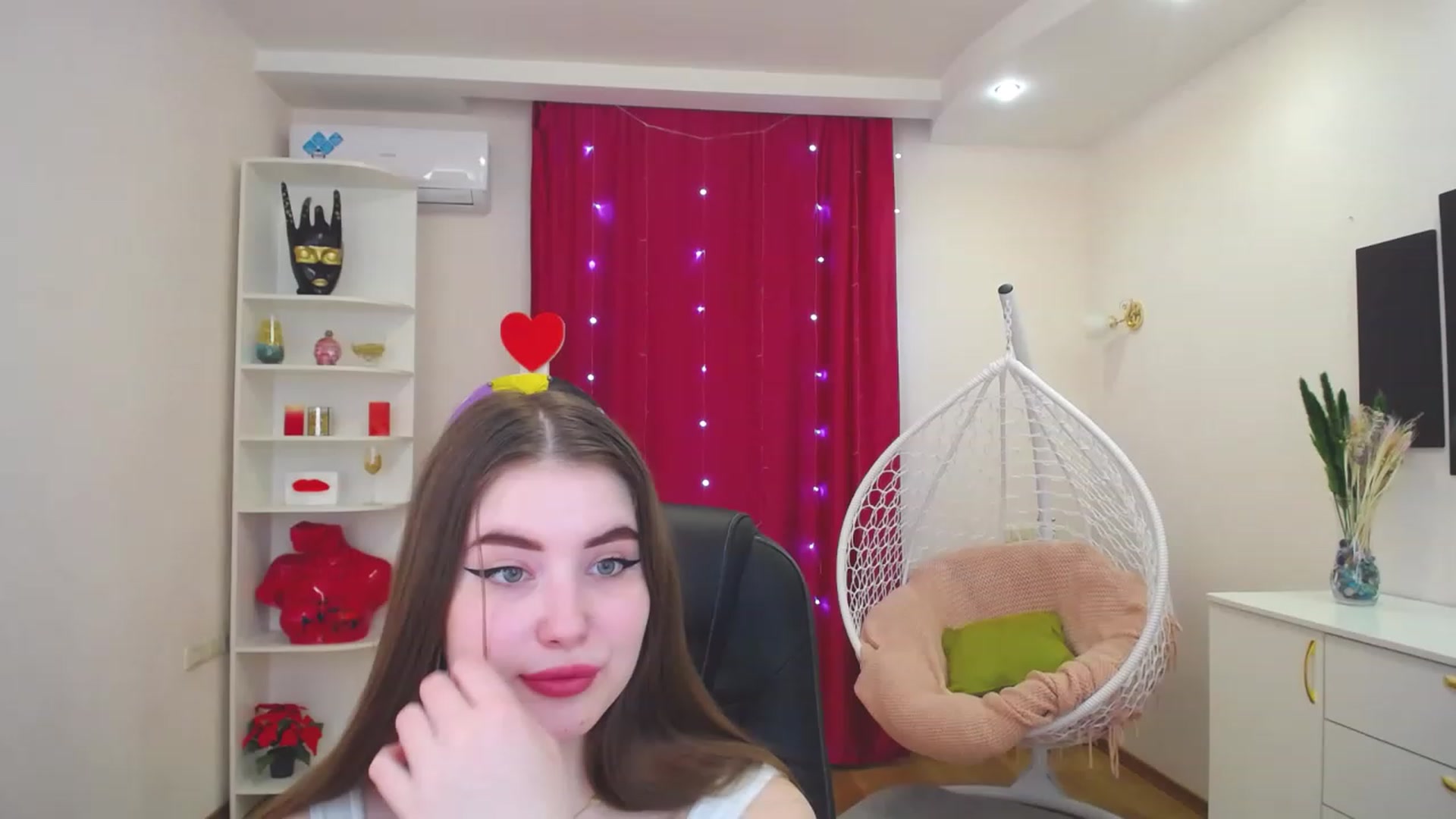 Gallery image thumbnail from AdmireMyEyes's myfreecams stream on, 05/03/2023, 06:48 image 17 of 20