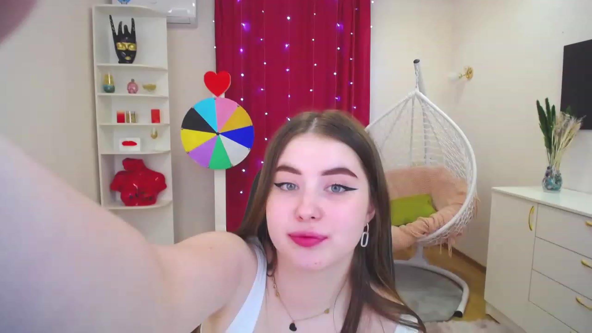 Gallery image thumbnail from AdmireMyEyes's myfreecams stream on, 05/03/2023, 07:12 image 12 of 20