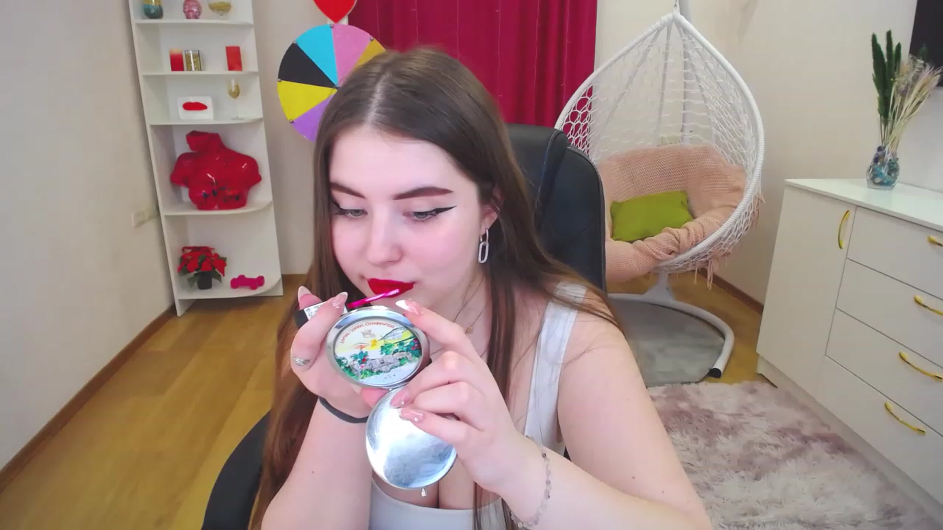 Gallery image thumbnail from AdmireMyEyes's myfreecams stream on, 05/03/2023, 07:12 image 15 of 20